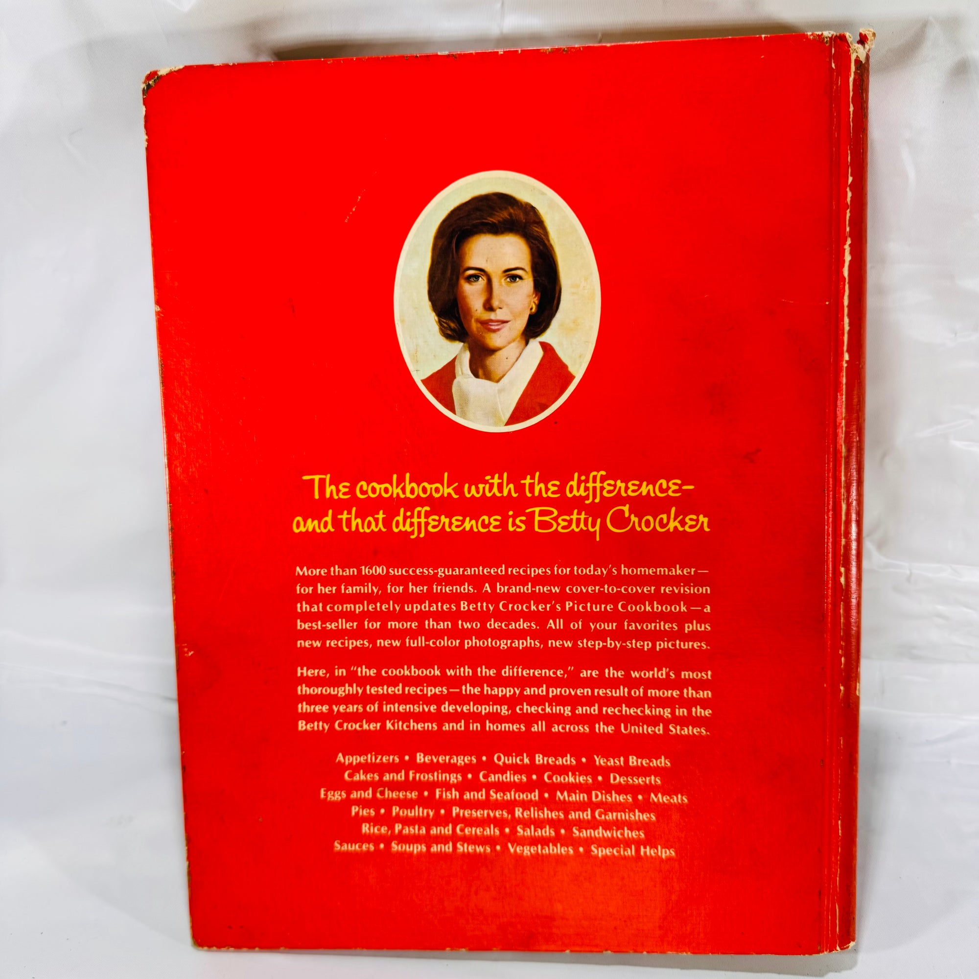 Betty Crocker's Cookbook Red Pie Cover 1972 Golden Press Hardcover