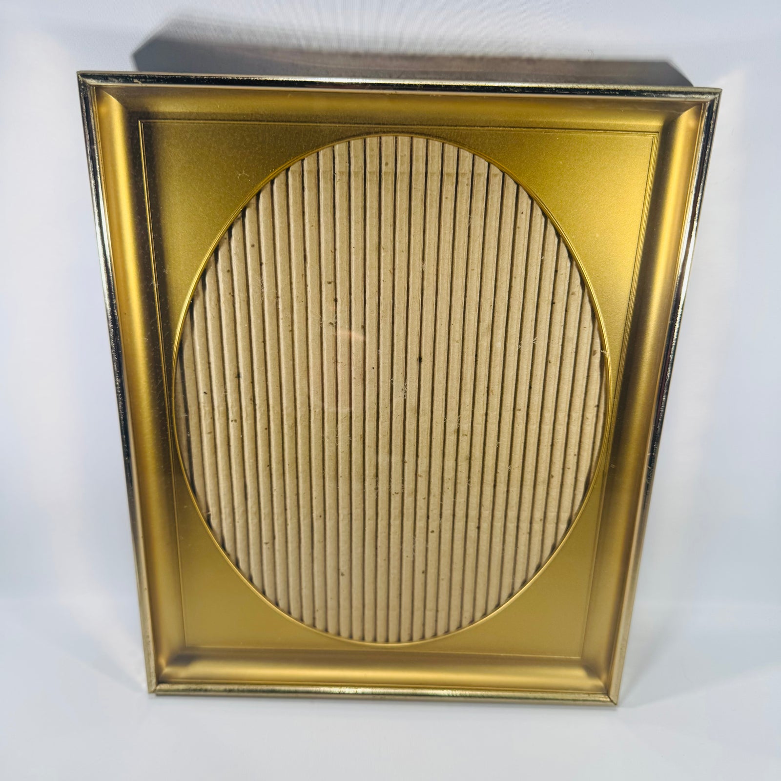 Vintage 1970s gold-tone metal shadow box picture frame 11x9 with oval mat insert, tabletop or wall display