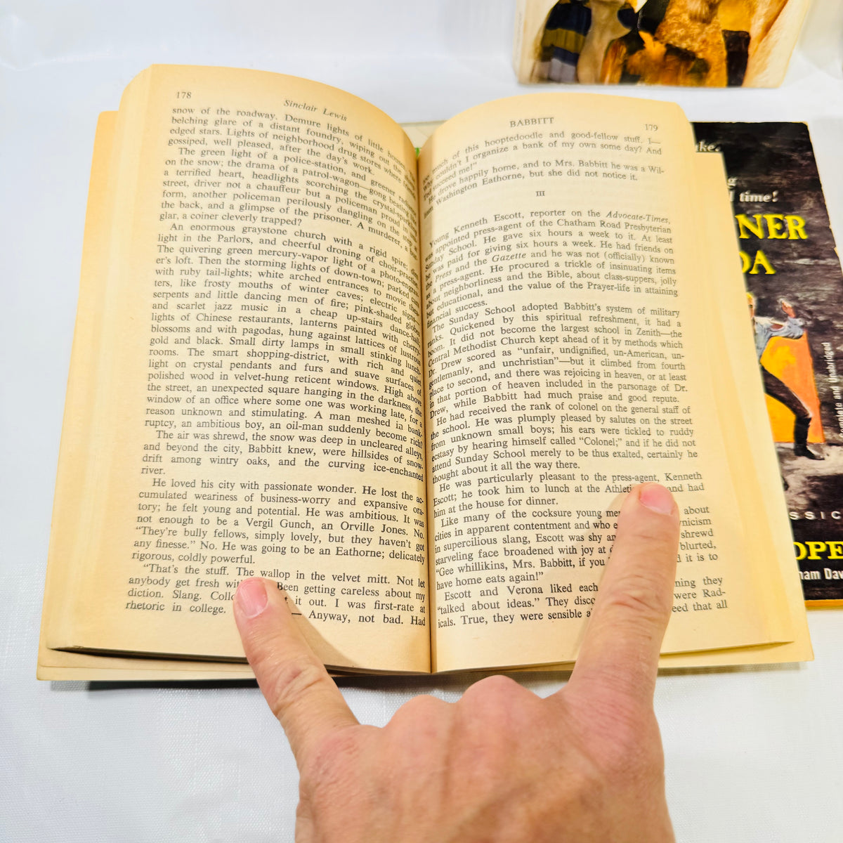 Babbitt interior reading pages