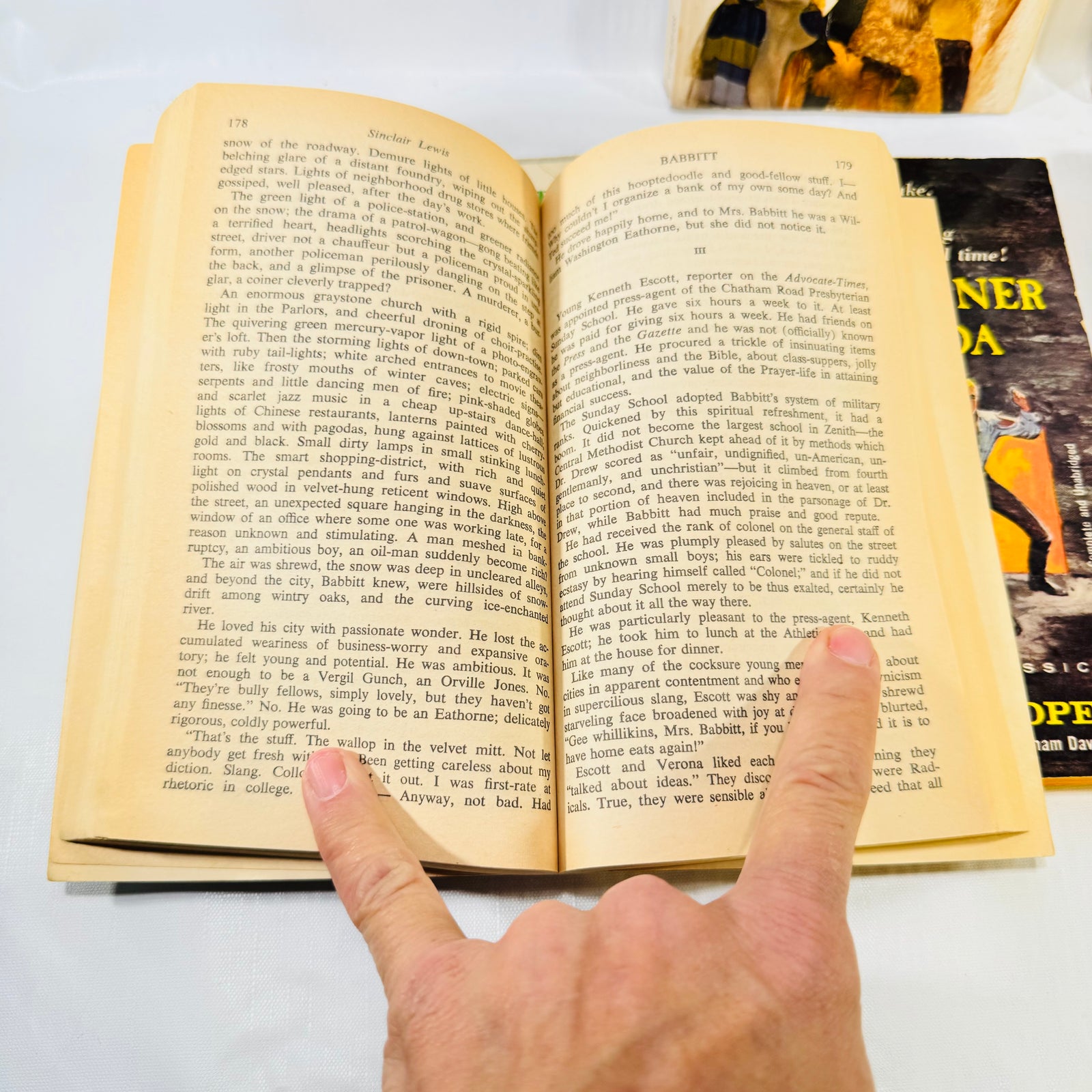 Babbitt interior reading pages