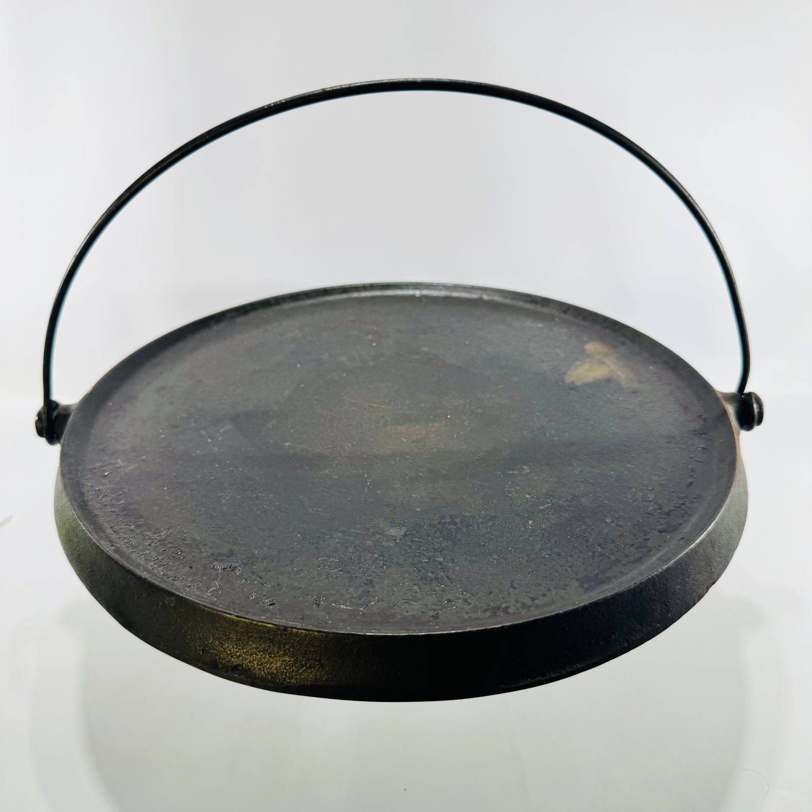Wagner Ware Sidney -O- 1120 B Bailed Round Griddle 1922 to 1959 Cast Iron