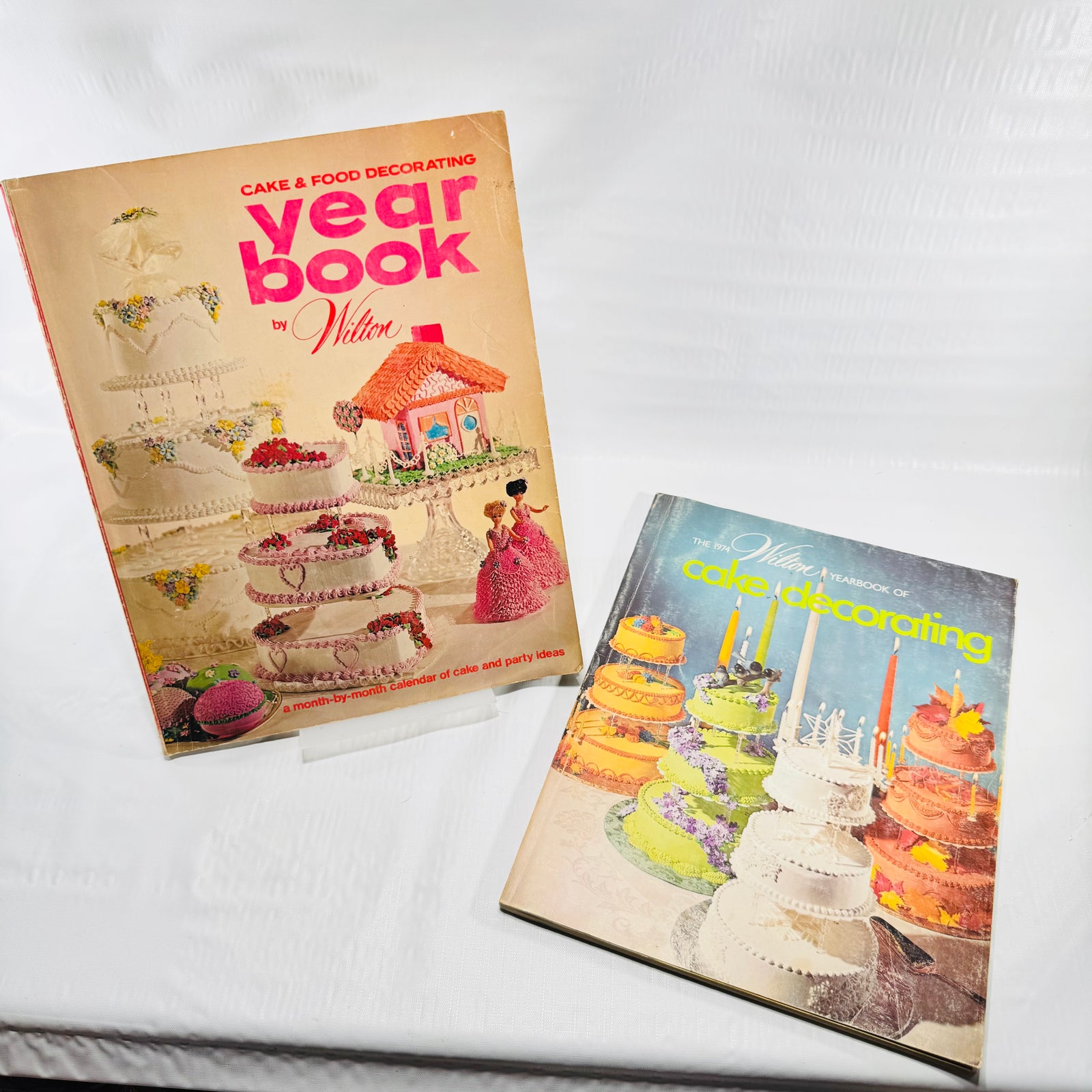 Wilton Cake Decorating Yearbooks 1972 and 1974 Lot of 2