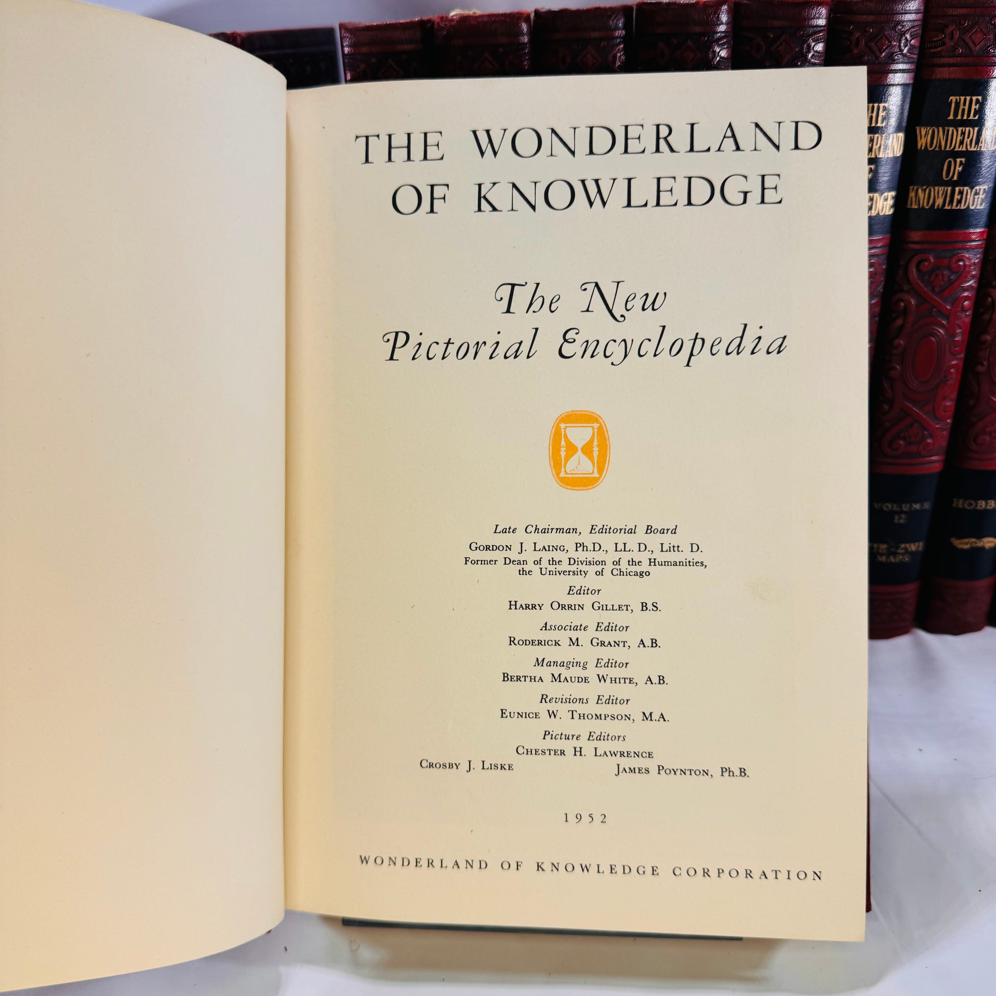 The Wonderland of Knowledge Pictorial Encyclopedia Set 1952 14 Volumes Wonderland of Knowledge Corp.