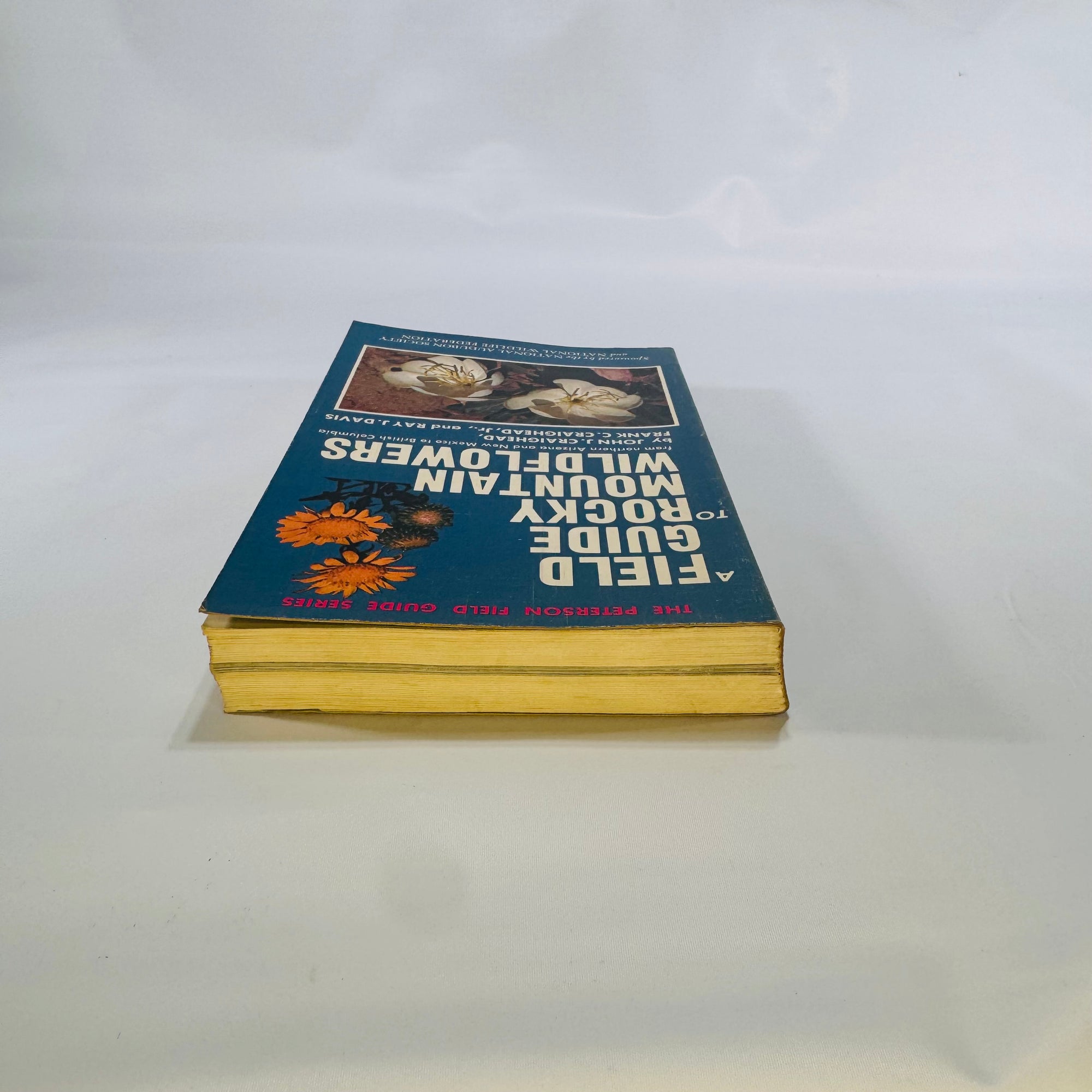 A Field Guide to Rocky Mountain Wildflowers by Craighead, Craighead & Davis (1974), Peterson Field Guides, Paperback