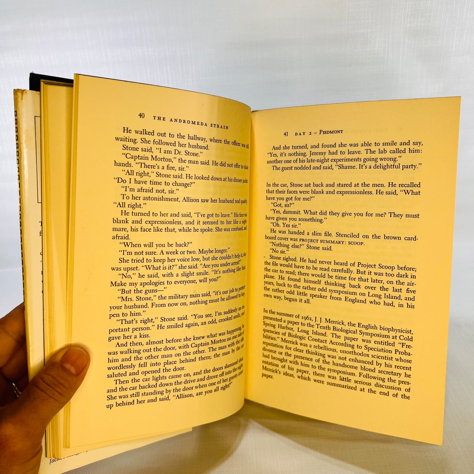 The Andromeda Strain a Novel by Micheal Crichton 1969 Published by Alfred A. Knopf