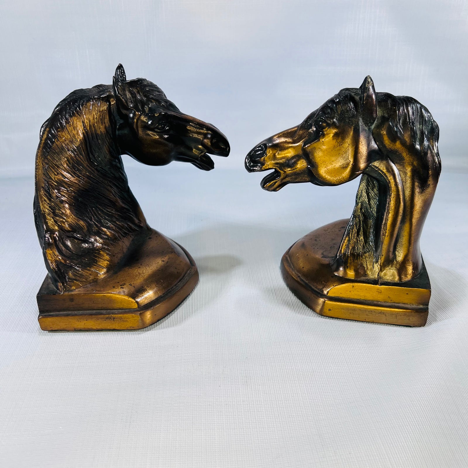 Vintage Cast Brass Horse Head Bookends – A Bold Blend of Hollywood Regency & Western Eleganc