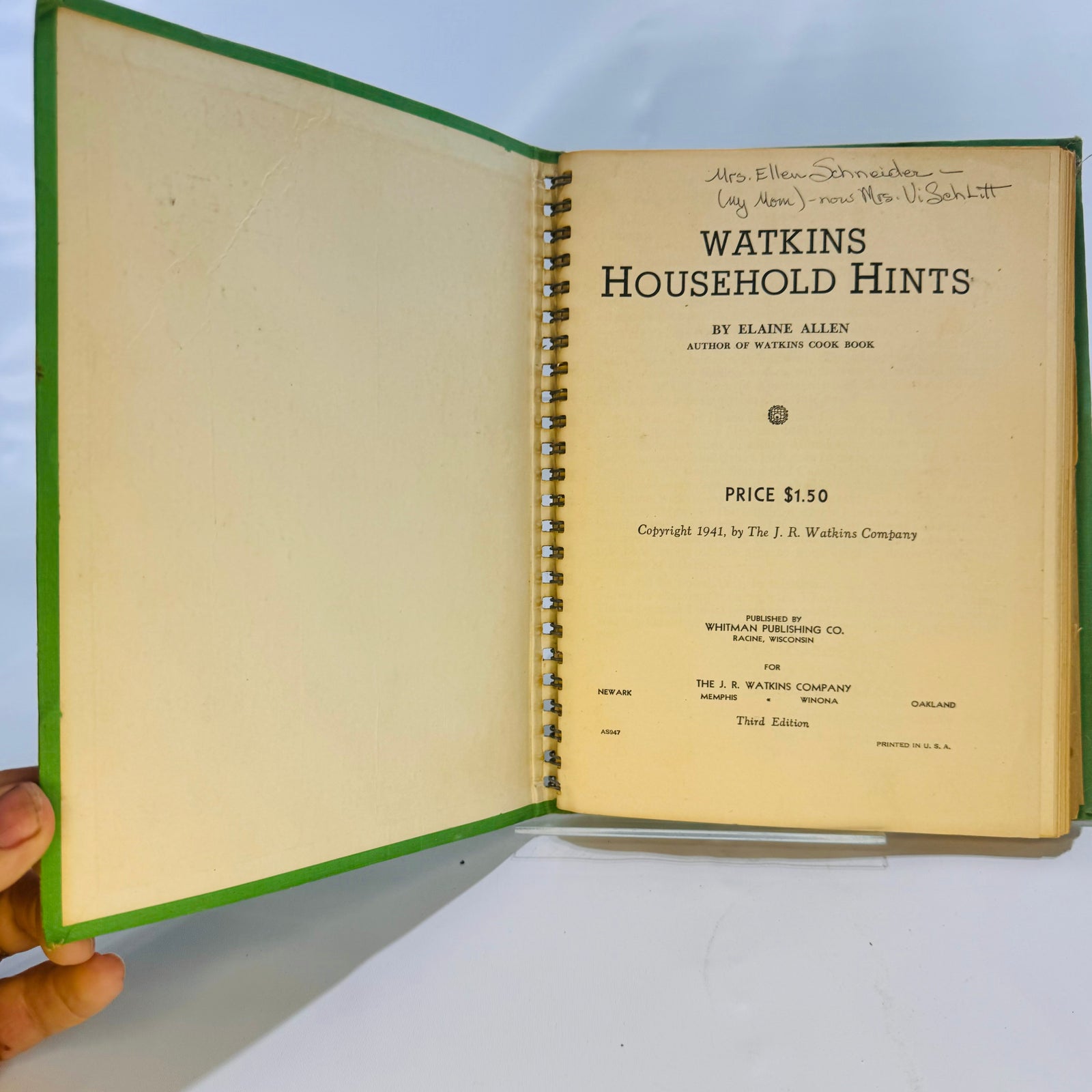 Watkins Household Hints by Elaine Allen 1941 J.R. Watkins Co. Green Cover