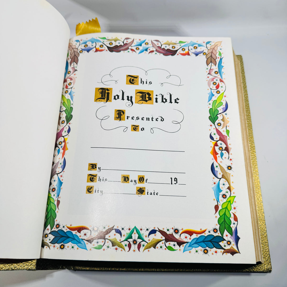 Vintage Heirloom Family Bible 1971 King James Red Letter Illustrated Gold Hardcover
