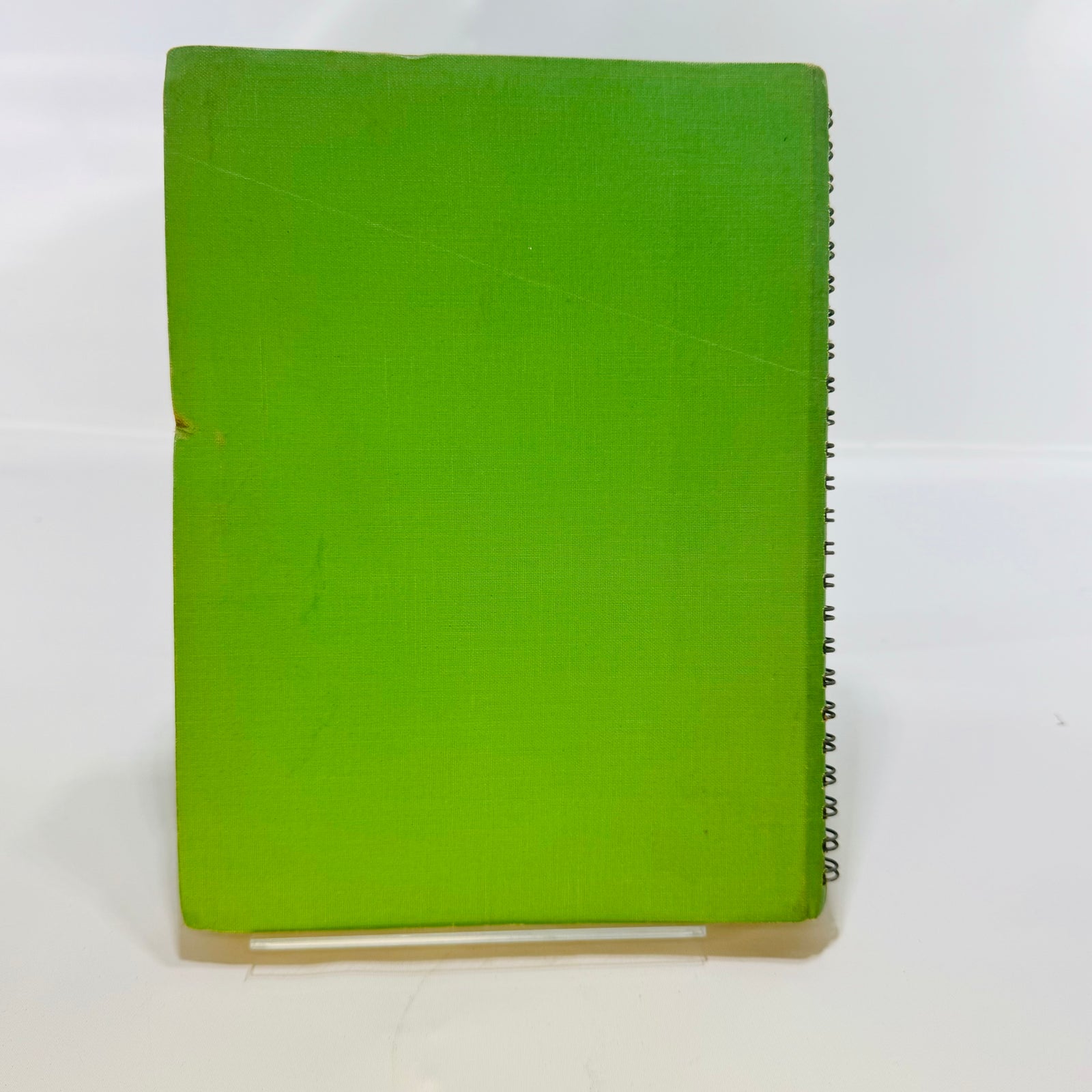 Watkins Household Hints by Elaine Allen 1941 J.R. Watkins Co. Green Cover