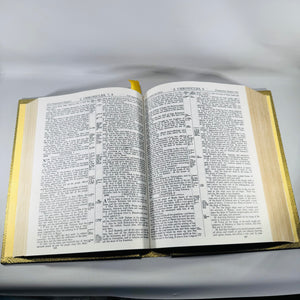 Vintage Heirloom Family Bible 1971 King James Red Letter Illustrated Gold Hardcover
