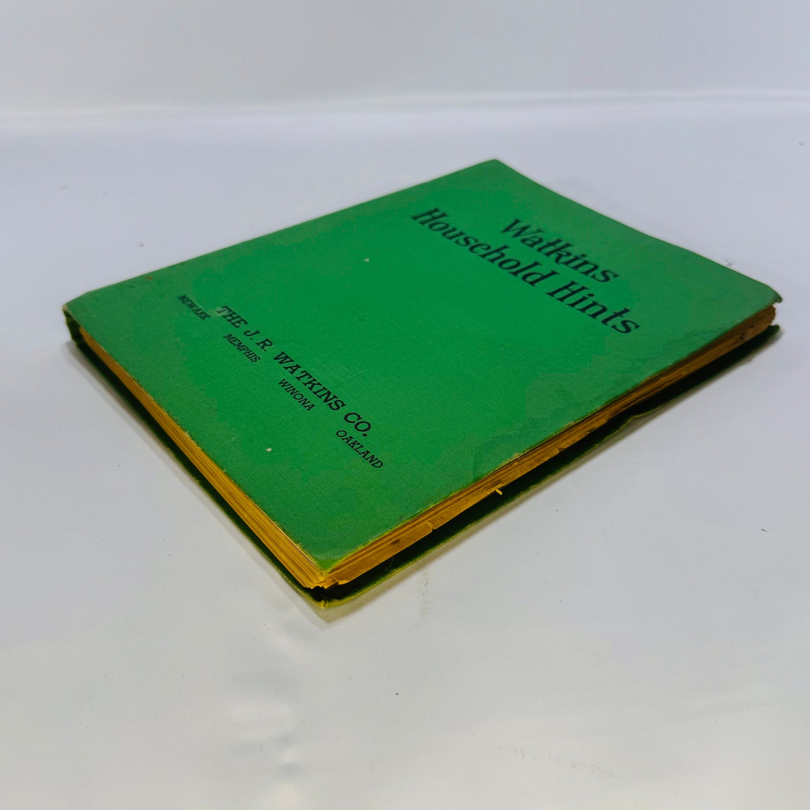 Watkins Household Hints by Elaine Allen 1941 J.R. Watkins Co. Green Cover