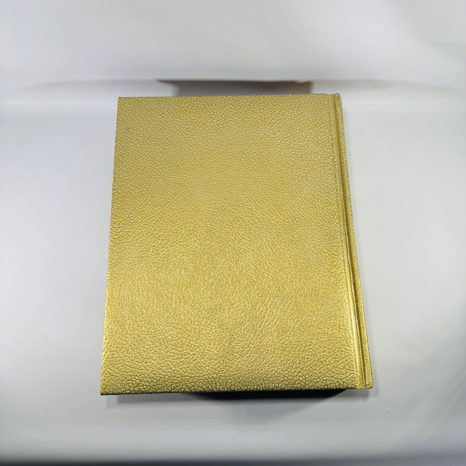 Vintage Heirloom Family Bible 1971 King James Red Letter Illustrated Gold Hardcover