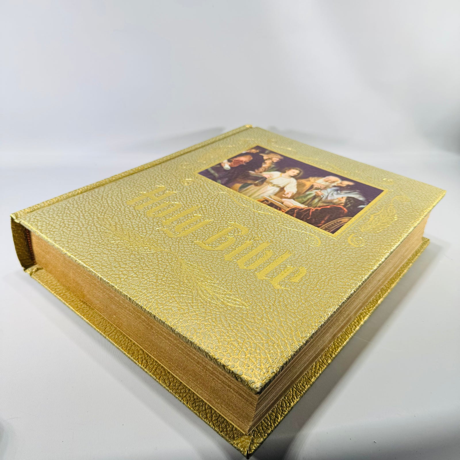Vintage Heirloom Family Bible 1971 King James Red Letter Illustrated Gold Hardcover