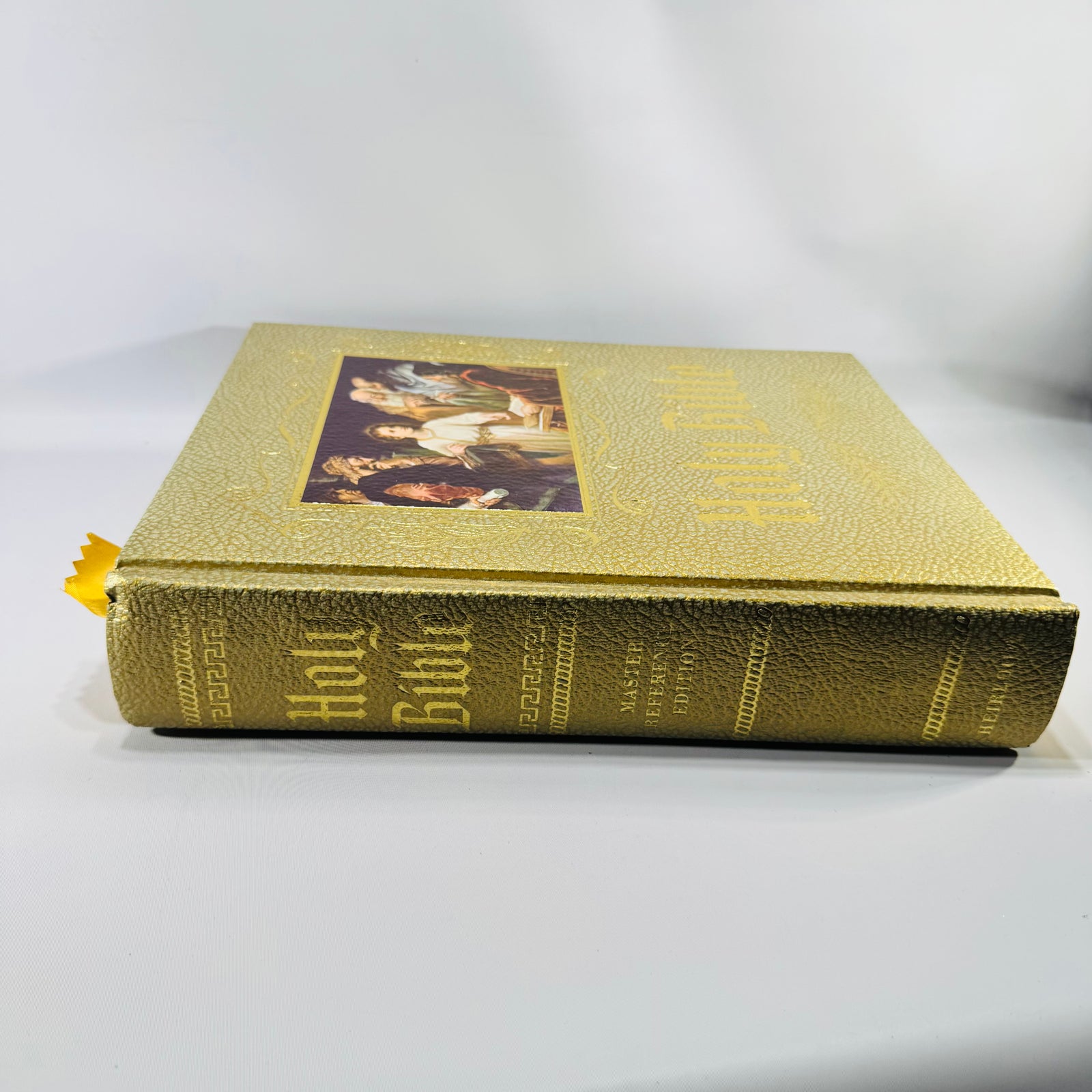 Vintage Heirloom Family Bible 1971 King James Red Letter Illustrated Gold Hardcover