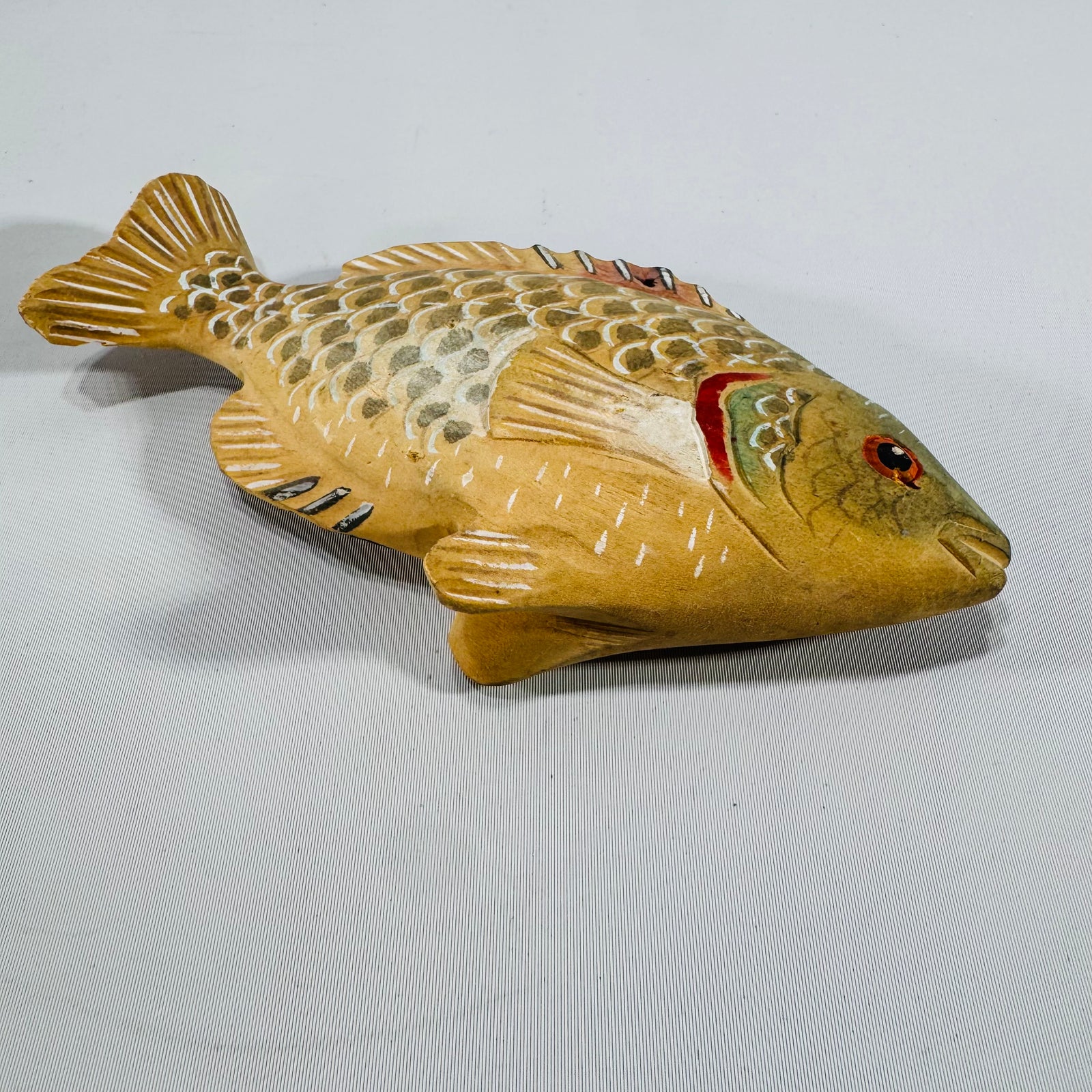 Vintage Hand-Carved Wooden Fish Sculpture – Folk Art, 1980s