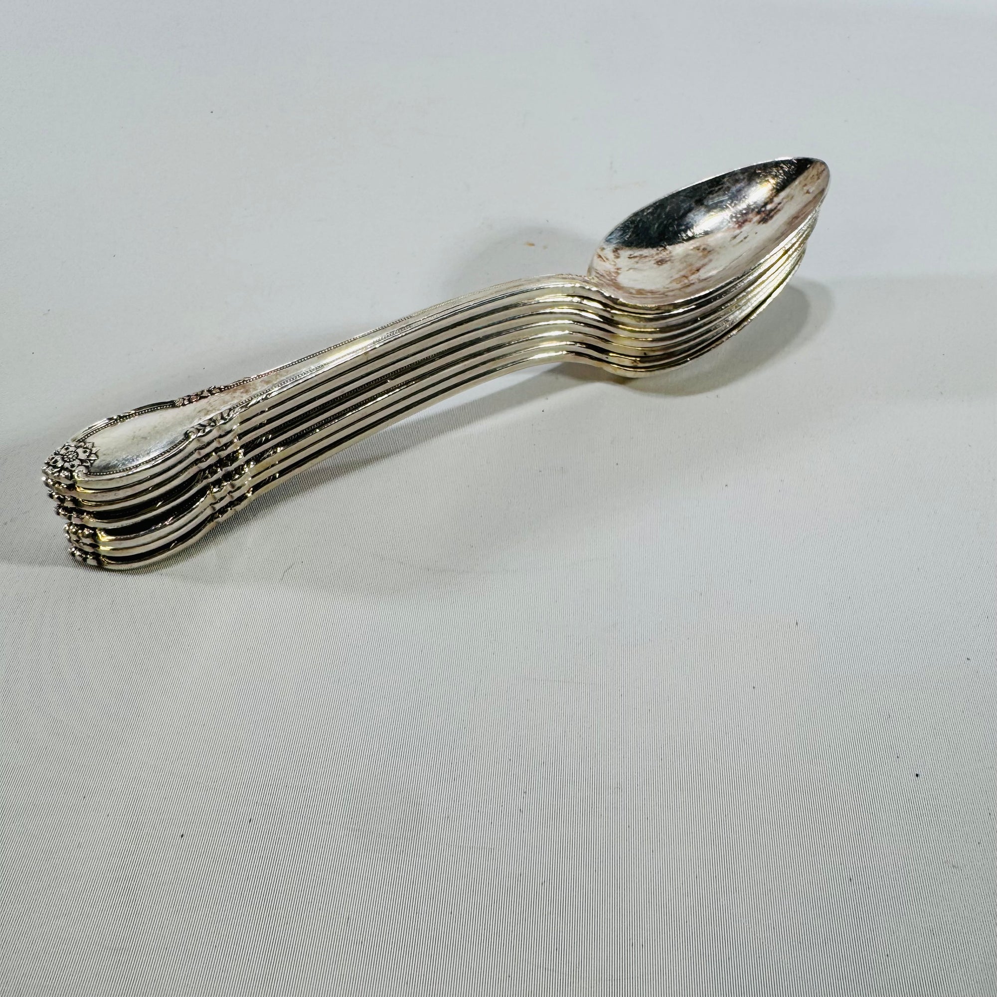 Vintage 1847 Rogers Bros Remembrance Teaspoon Set (7