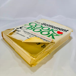 The Settlement Cook Book compiled by Mrs. Simon Kander 1965 The Settlement Cook Book Co.