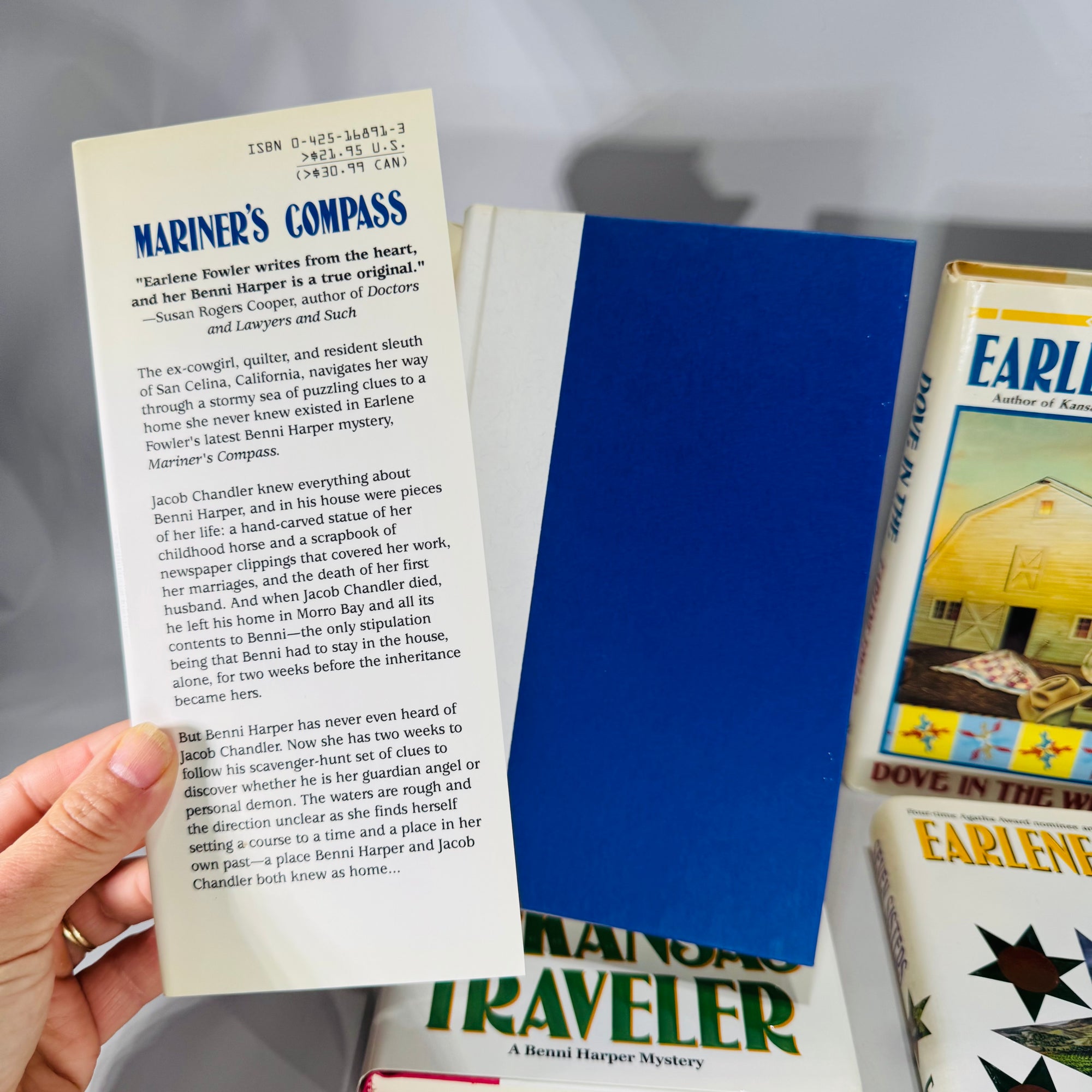 Benni Harper Cozy Mystery Set — 4 First Editions by Earlene Fowler (1998–2001) | Quilt-Themed Crime, Book Bundle