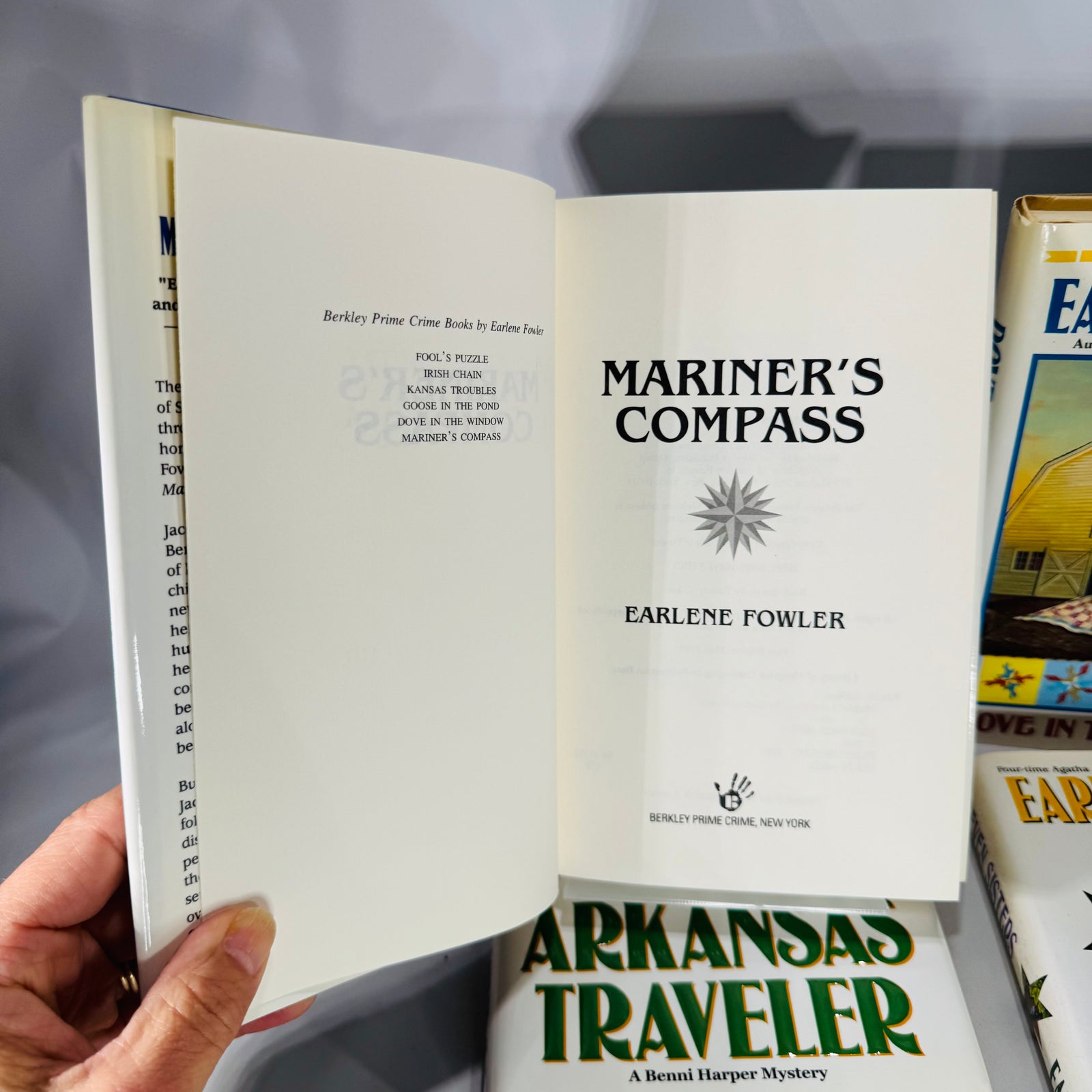 Benni Harper Cozy Mystery Set — 4 First Editions by Earlene Fowler (1998–2001) | Quilt-Themed Crime, Book Bundle