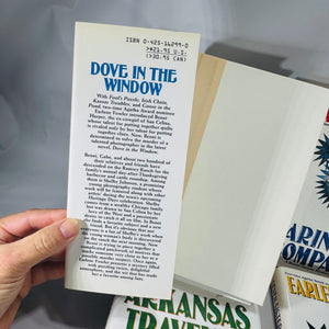 Benni Harper Cozy Mystery Set — 4 First Editions by Earlene Fowler (1998–2001) | Quilt-Themed Crime, Book Bundle