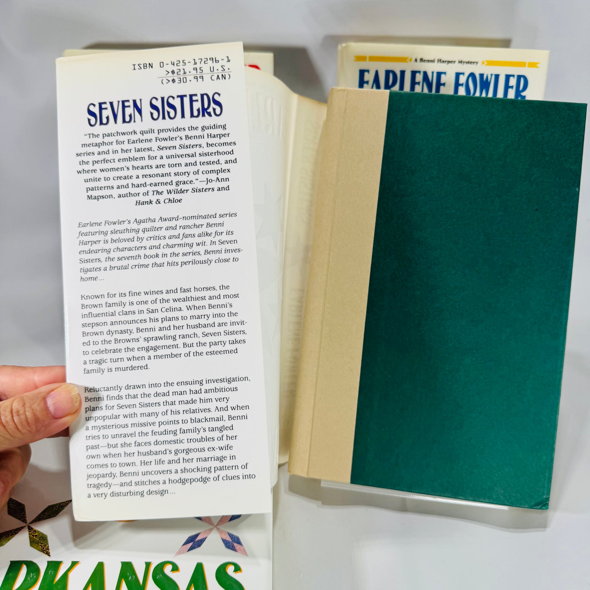 Benni Harper Cozy Mystery Set — 4 First Editions by Earlene Fowler (1998–2001) | Quilt-Themed Crime, Book Bundle