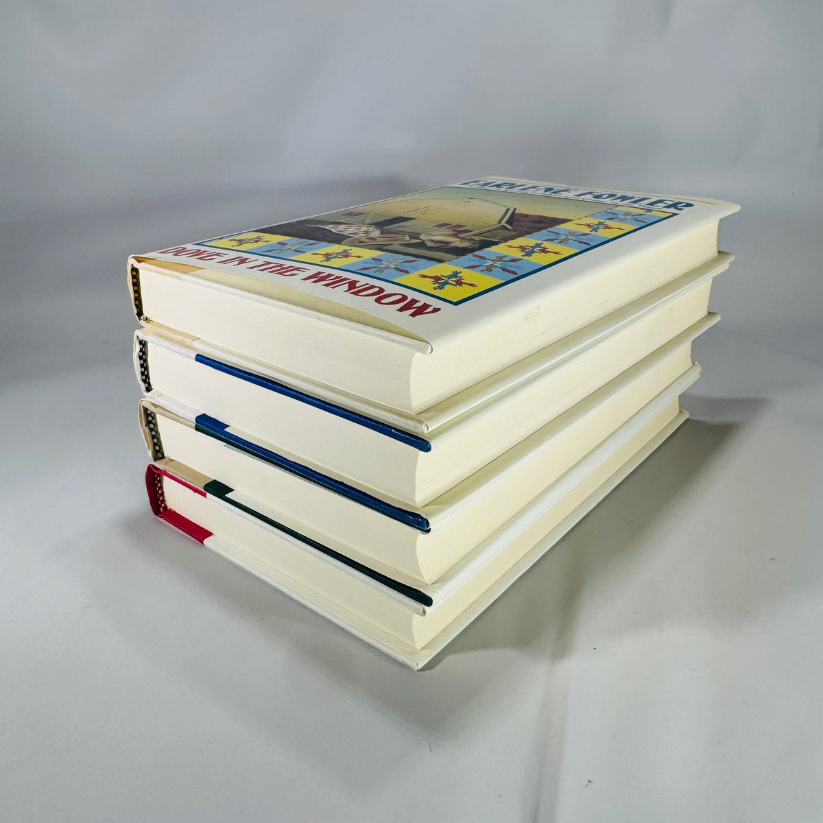 Benni Harper Cozy Mystery Set — 4 First Editions by Earlene Fowler (1998–2001) | Quilt-Themed Crime, Book Bundle