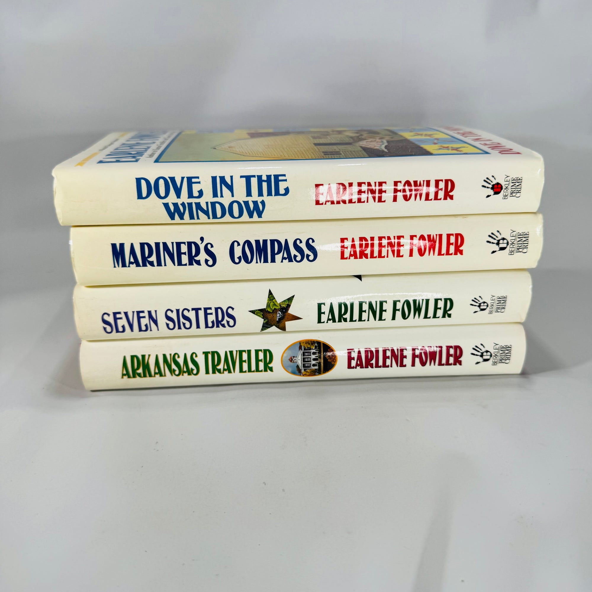 Benni Harper Cozy Mystery Set — 4 First Editions by Earlene Fowler (1998–2001) | Quilt-Themed Crime, Book Bundle