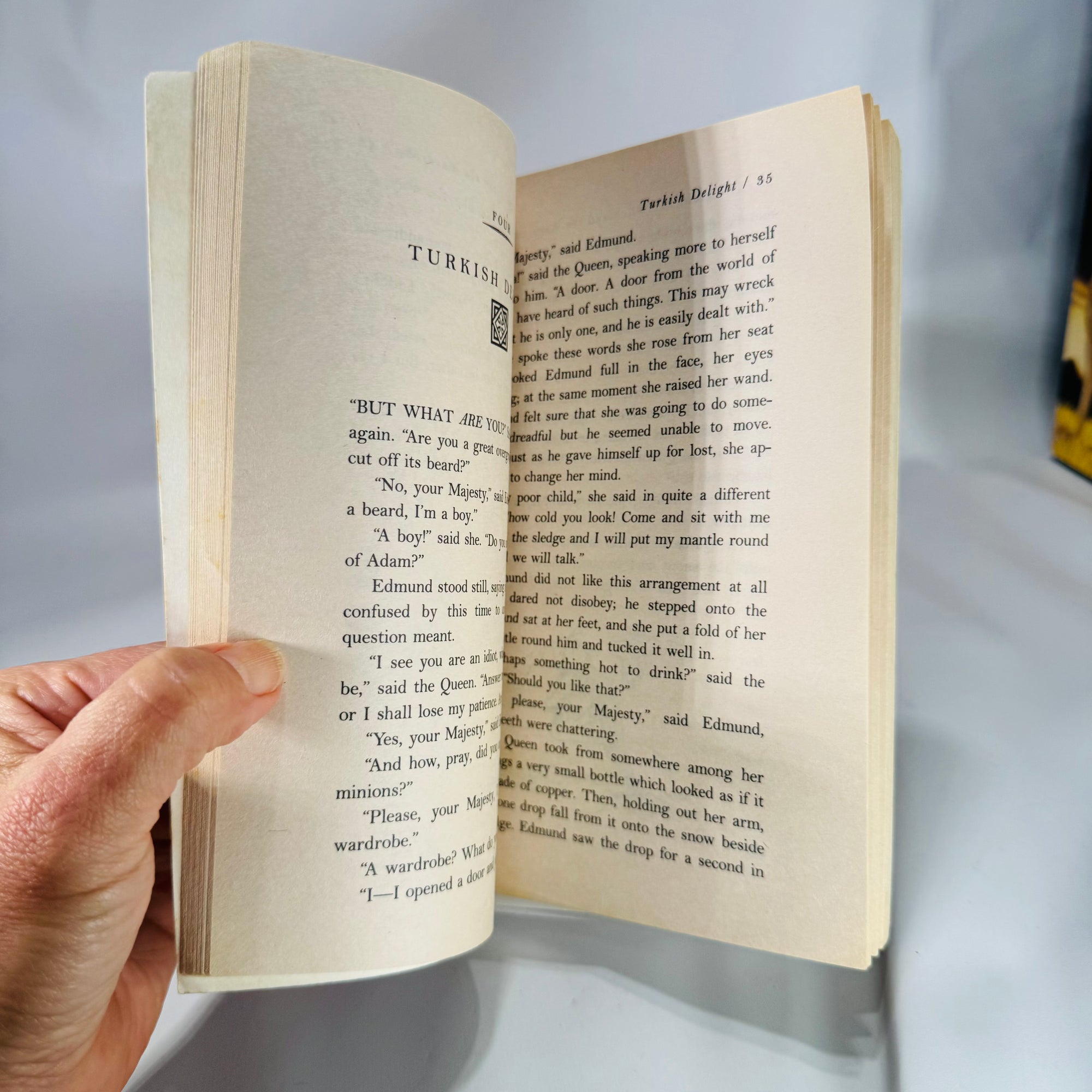 The Chronicles of Narnia 7-Book Box Set (1986–1995) — C. S. Lewis | Pauline Baynes Illustrations, Fantasy Classic