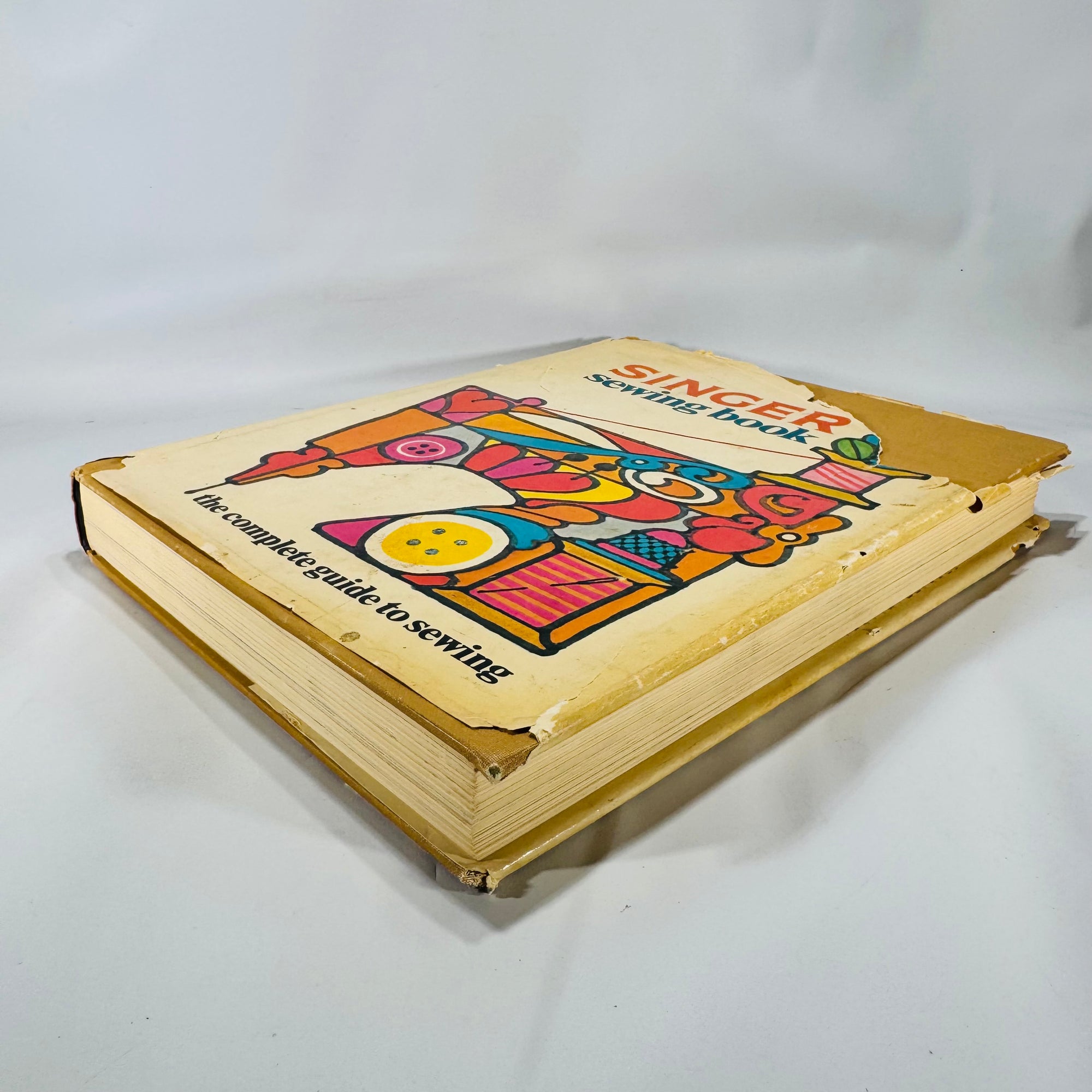 Vintage Sewing Reference — Singer Sewing Book (1969, First Edition / Ninth Printing) — Gladys Cunningham | Illustrated Techniques, Sewing Instruction, Craft