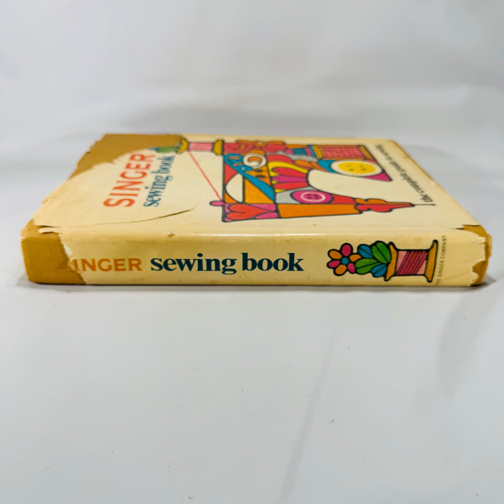 Vintage Sewing Reference — Singer Sewing Book (1969, First Edition / Ninth Printing) — Gladys Cunningham | Illustrated Techniques, Sewing Instruction, Craft