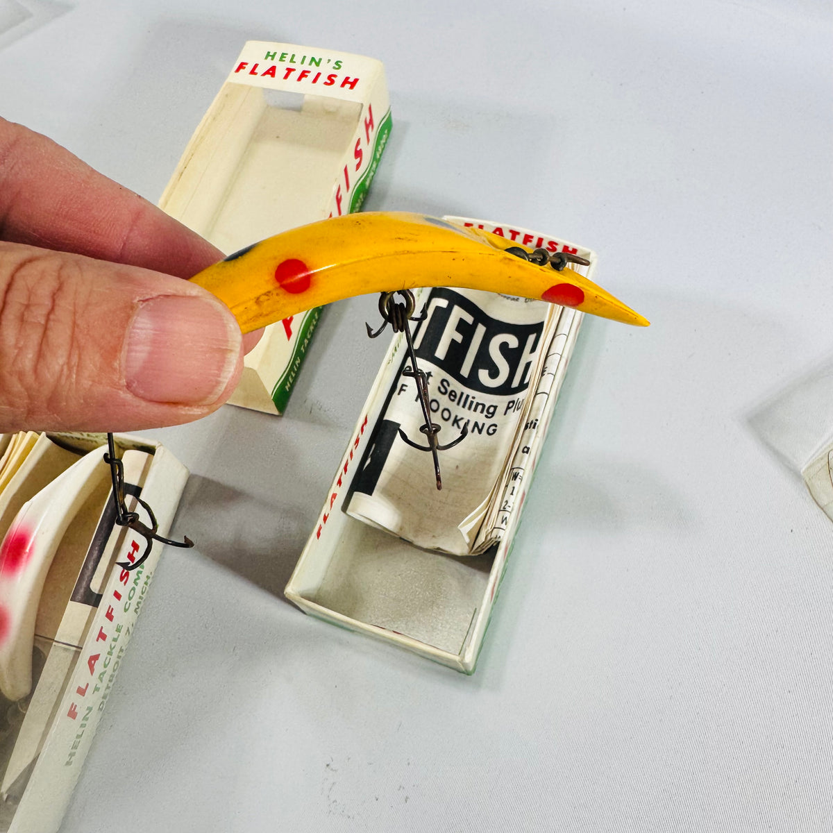Vintage Helin's Flatfish Fishing Lure Set of 2 with Original Boxes — Helin Tackle Co. Detroit Michigan, Yellow Frog X4 and White Pink Spot