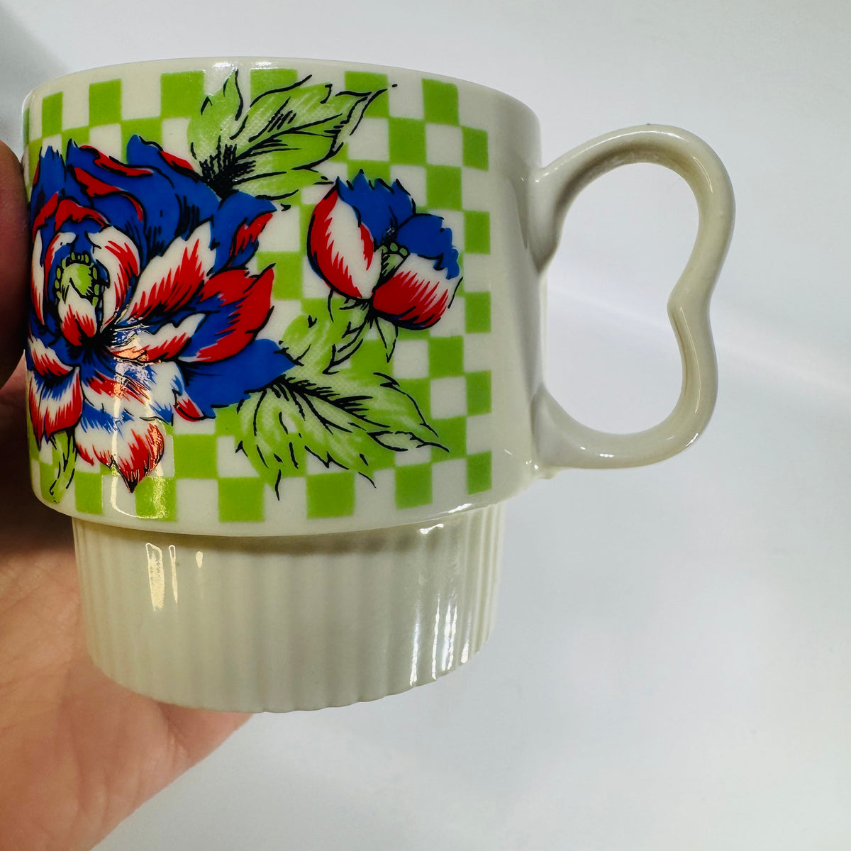 Vintage Japan Stackable Coffee Mug — Bold Blue Red Peony Floral on Green Checker, Ribbed Base, Mid-Century Export Ceramic