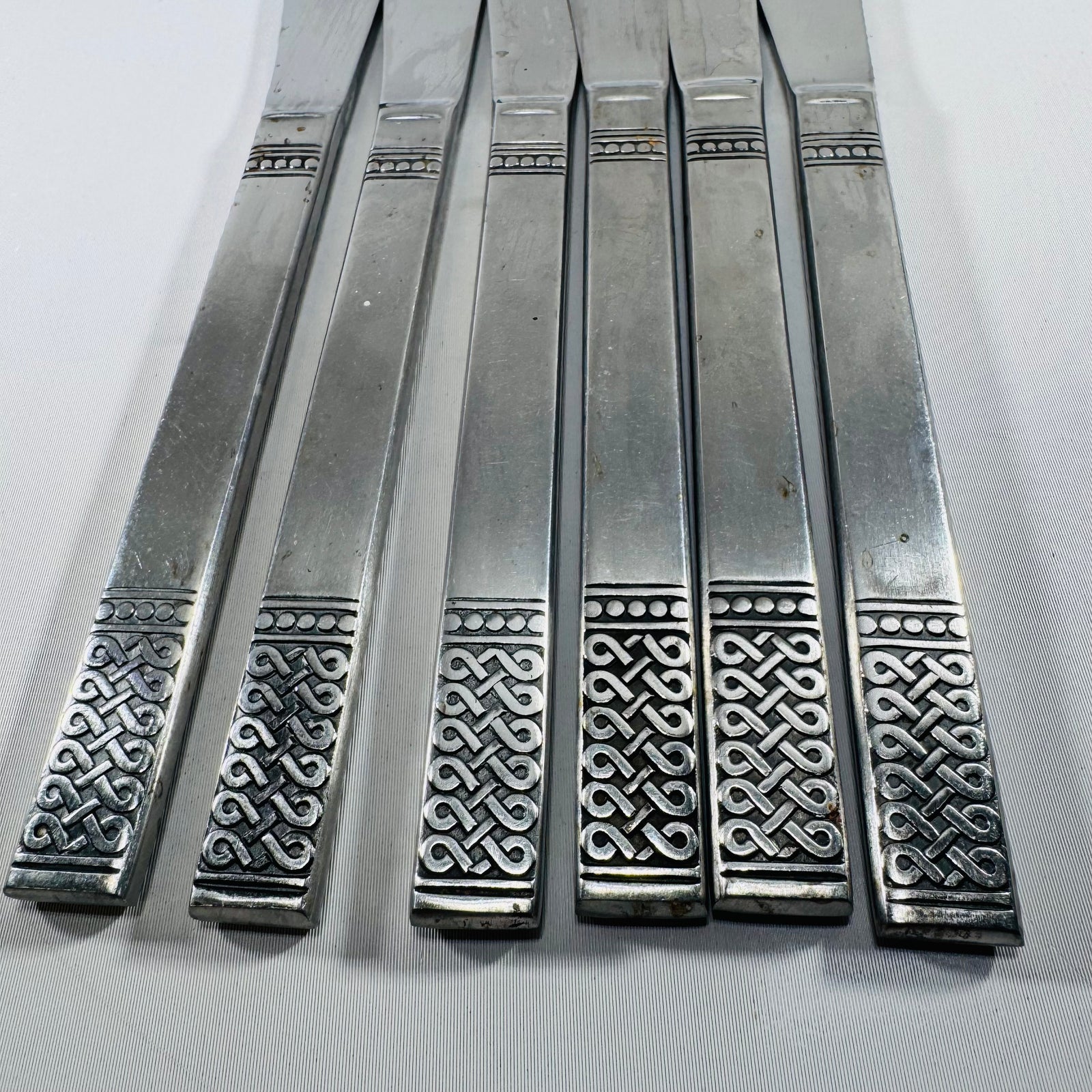 Vintage MSI Japan Danika Stainless Steel Dinner Knife Set – 6 Knives, 9 Inches, Decorative Handles