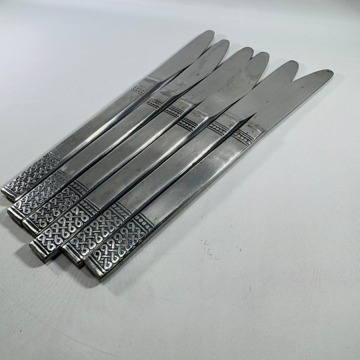 Vintage MSI Japan Danika Stainless Steel Dinner Knife Set – 6 Knives, 9 Inches, Decorative Handles