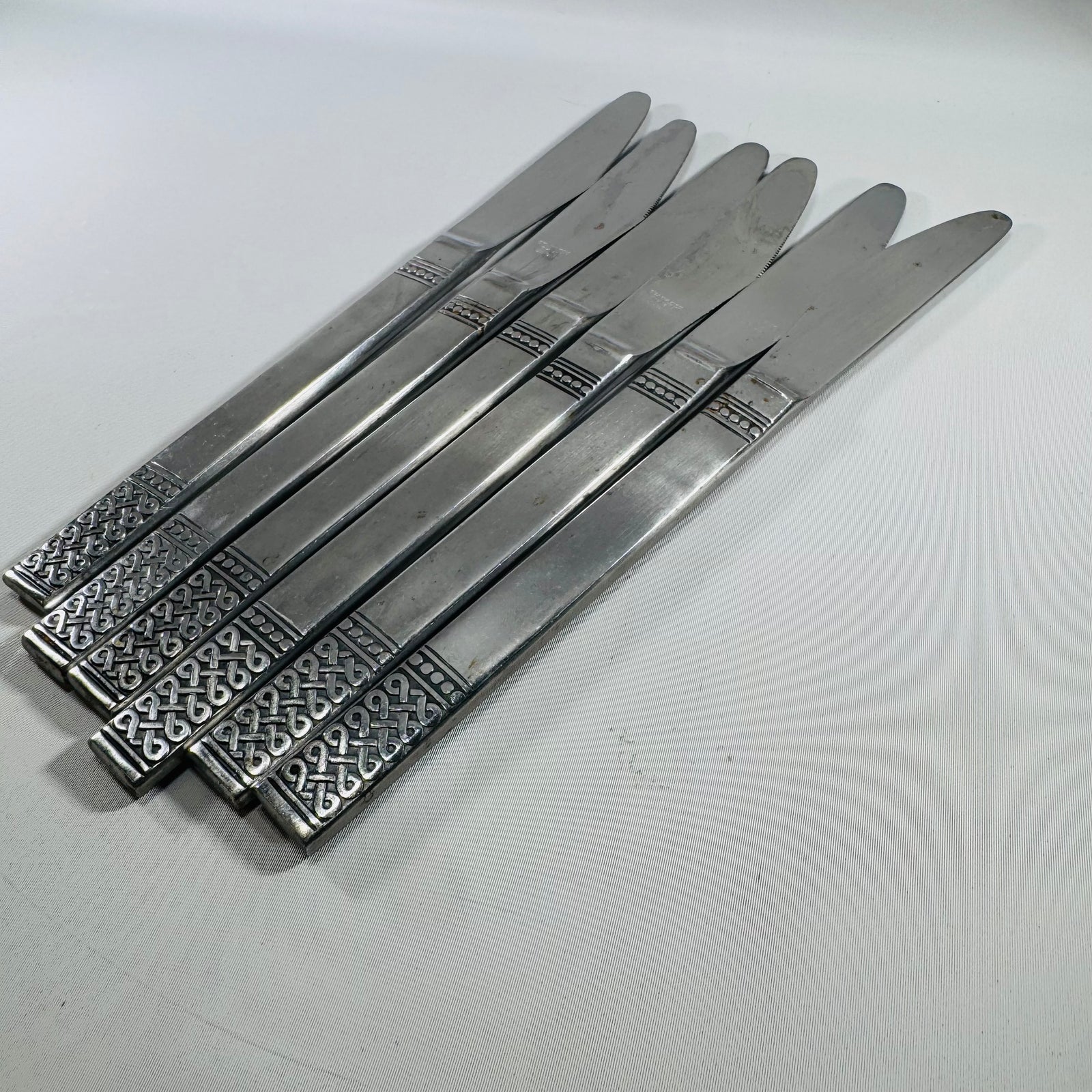 Vintage MSI Japan Danika Stainless Steel Dinner Knife Set – 6 Knives, 9 Inches, Decorative Handles