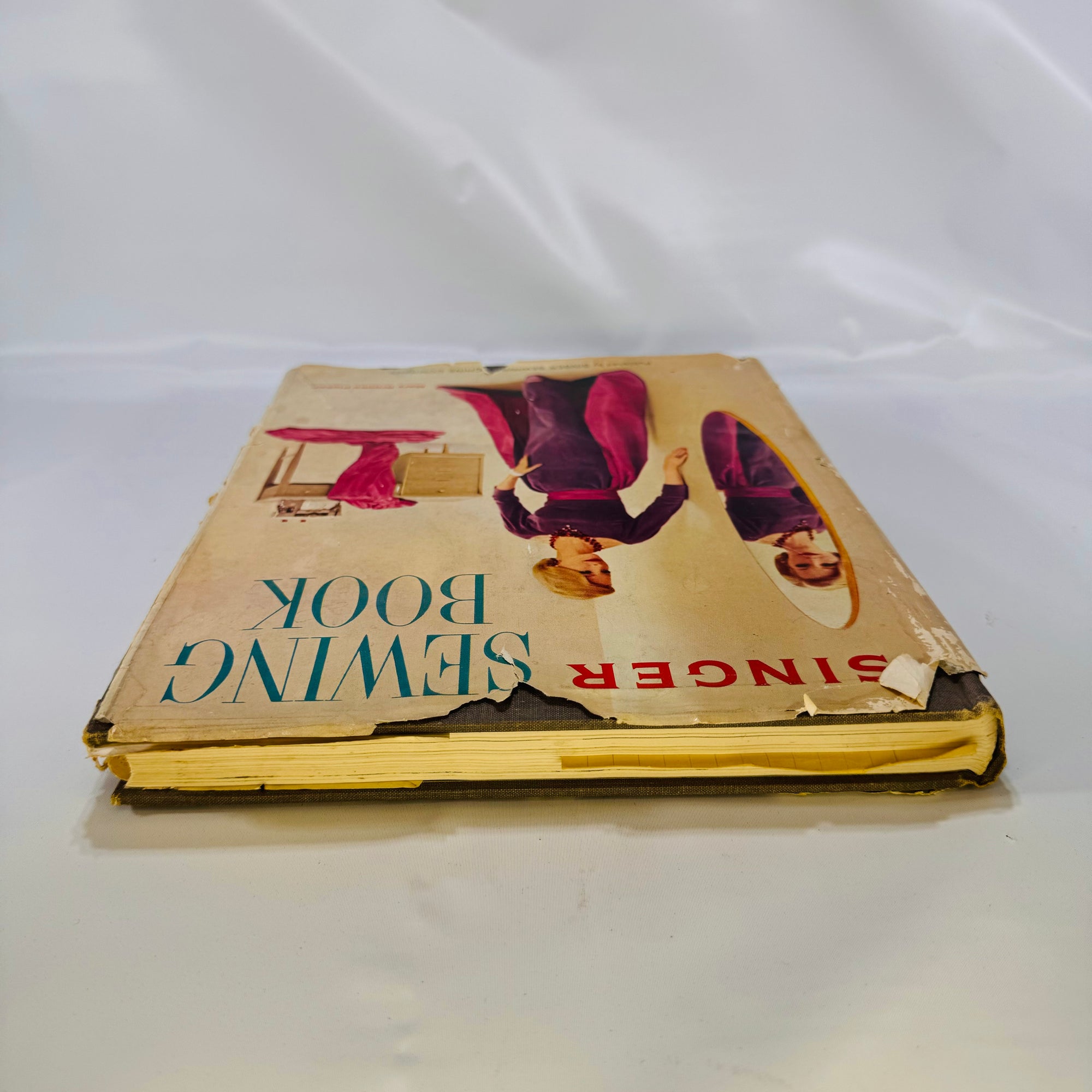 Singer Sewing Book by Mary Brooks Picken 1960 published by Singer Sewing Machine Company