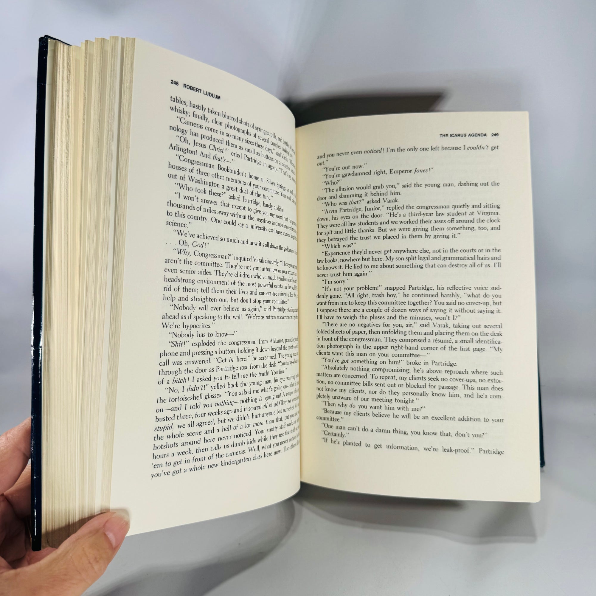 Robert Ludlum — The Icarus Agenda (1987) — First Edition/First Printing Hardcover | Political Thriller