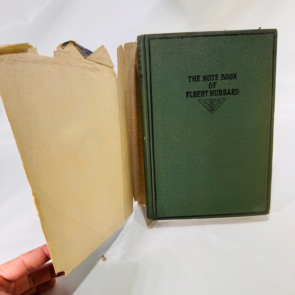 The Notebook of Elbert Hubbard (1927) – A Roycroft Collection of Wit, Wisdom & Work