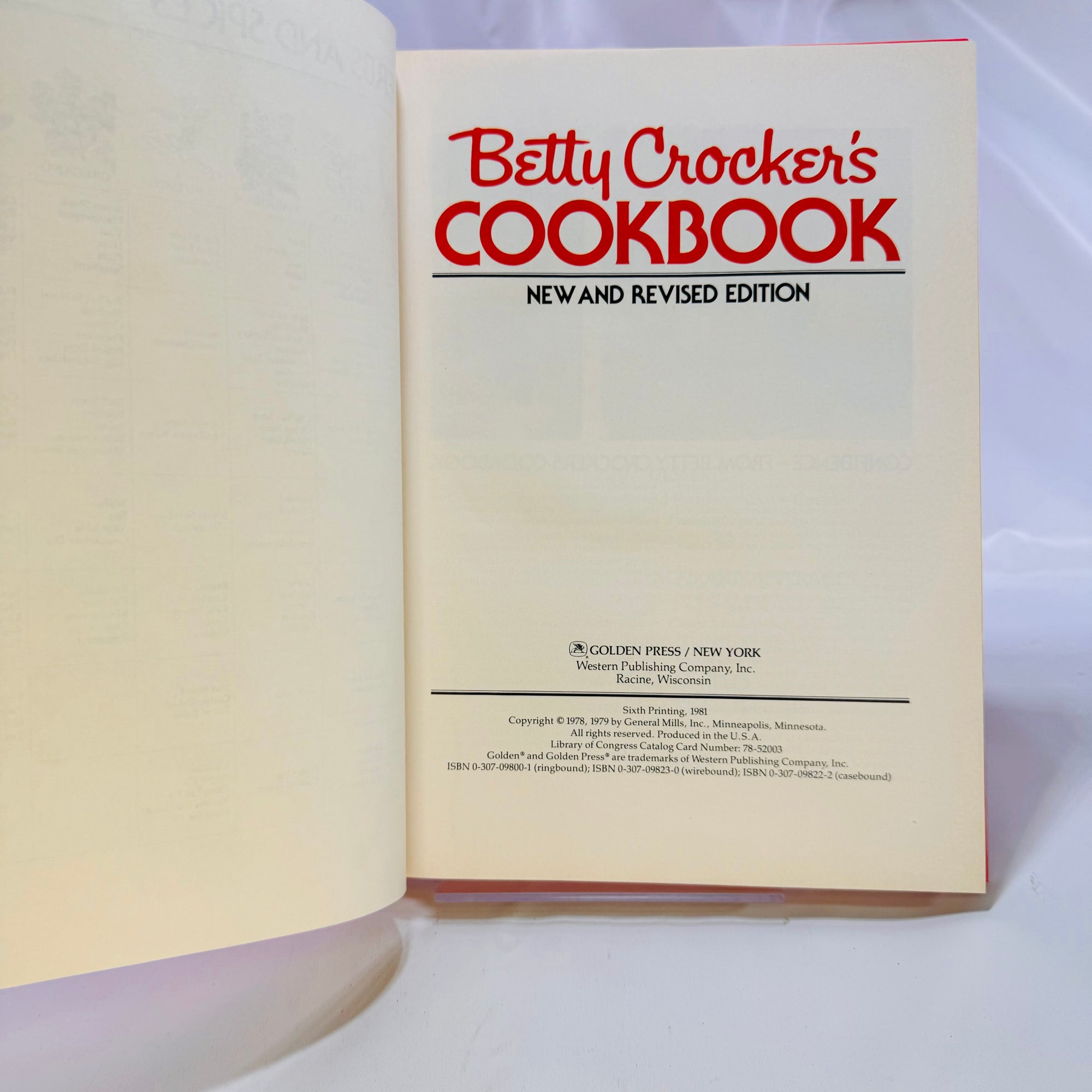 Betty Crocker Cookbook New and Revised Edition including Microwave 1981 Golden Vintage Recipes Collectable Cooking