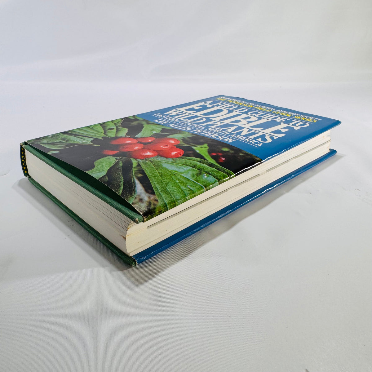 A Field Guide to Edible Wild Plants of Eastern and Central North America by Lee Allen Peterson (Peterson Field Guides)