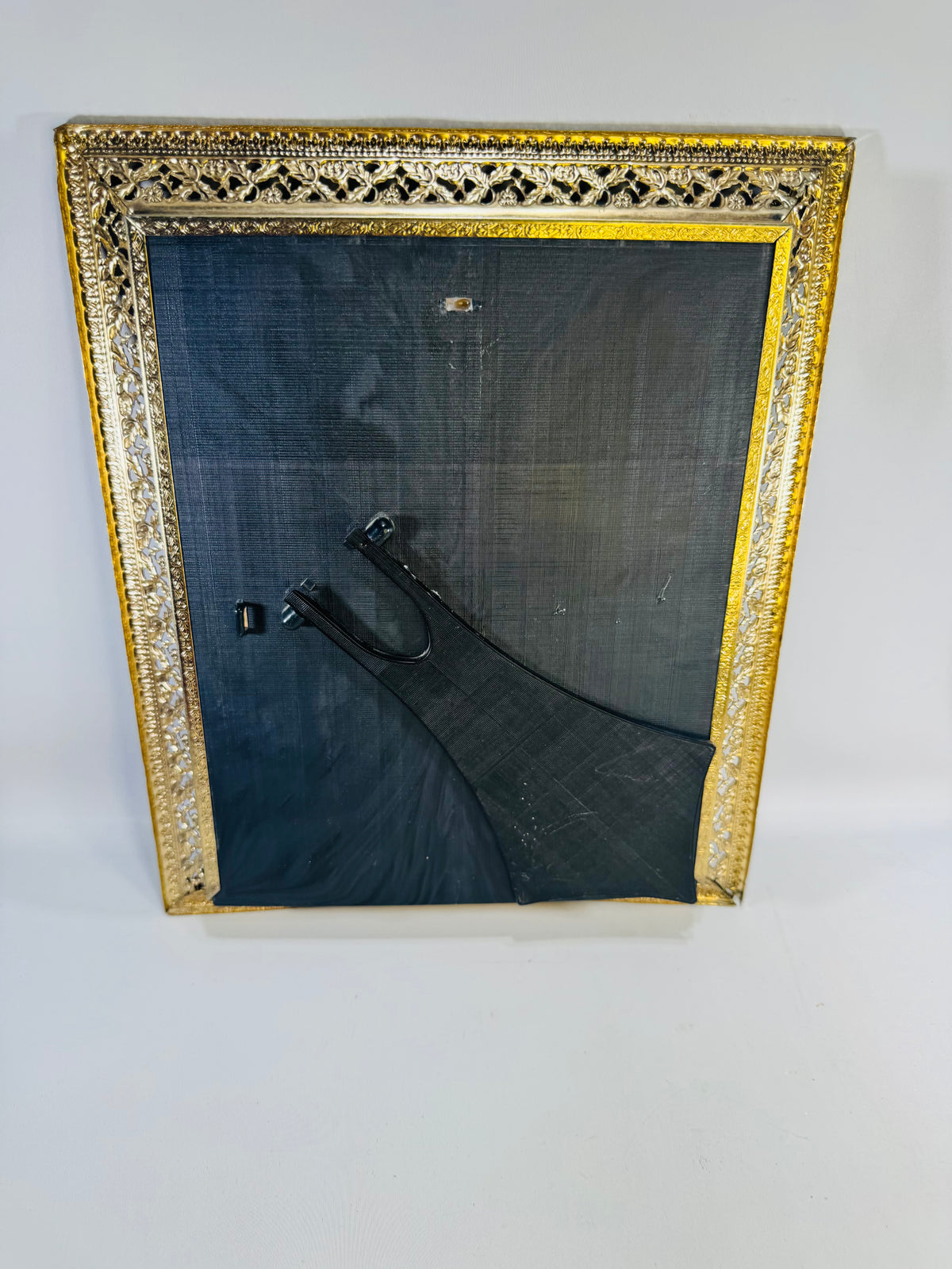 Vintage Mid-Century Modern Gold Filigree Picture Frame — Hollywood Regency