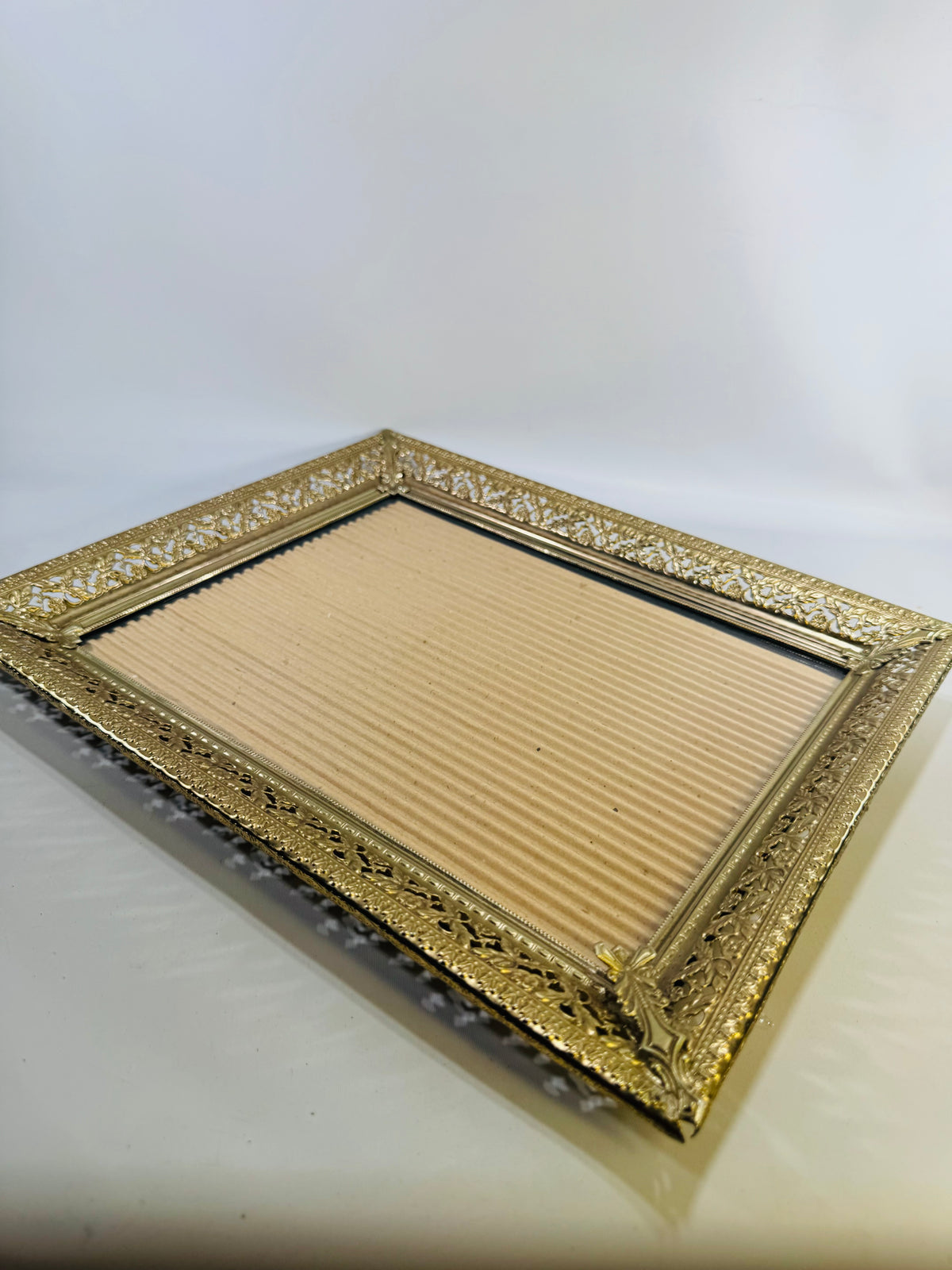 Vintage Mid-Century Modern Gold Filigree Picture Frame — Hollywood Regency