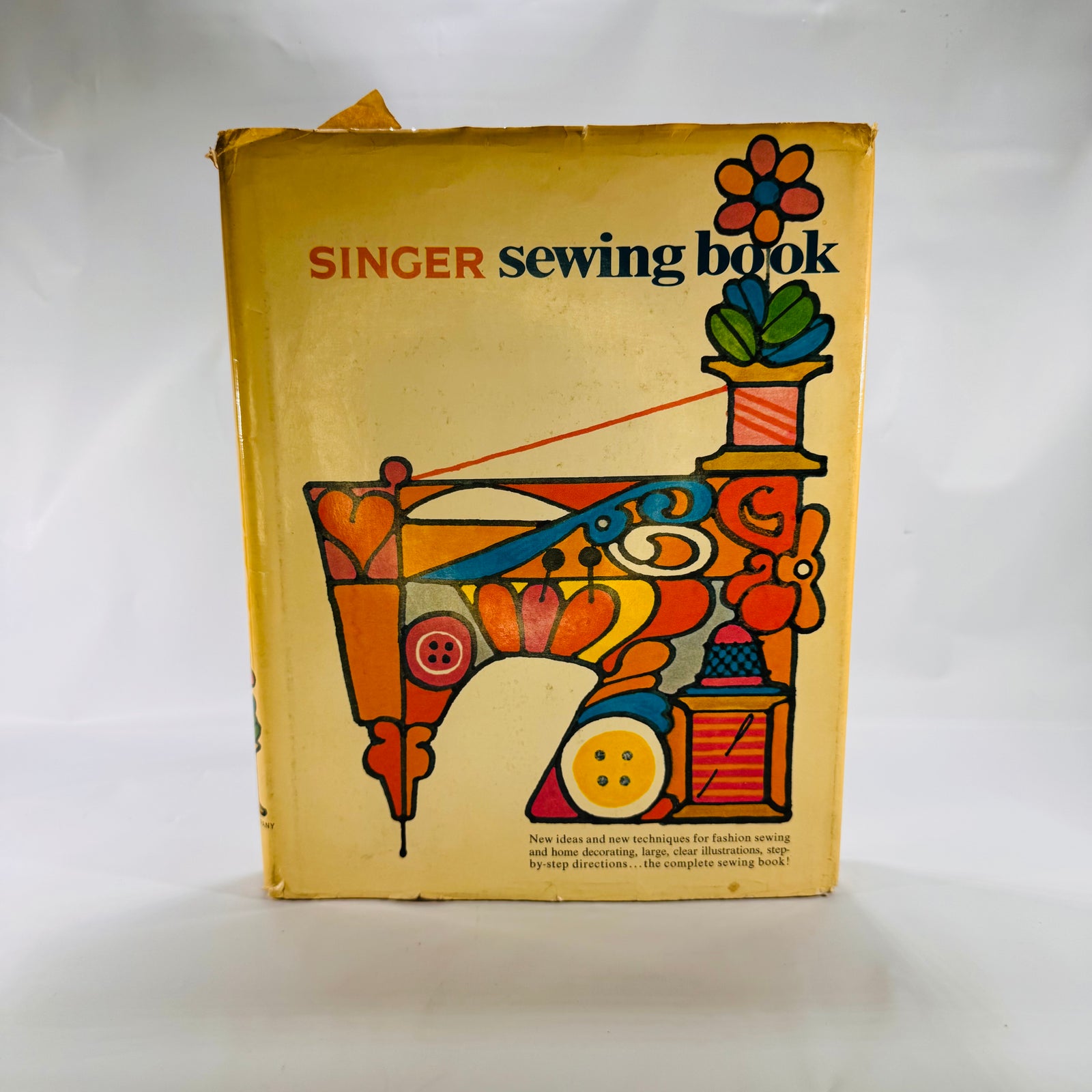 Singer Sewing Book by Gladys Cunningham (1969), Hardcover Sewing Reference
