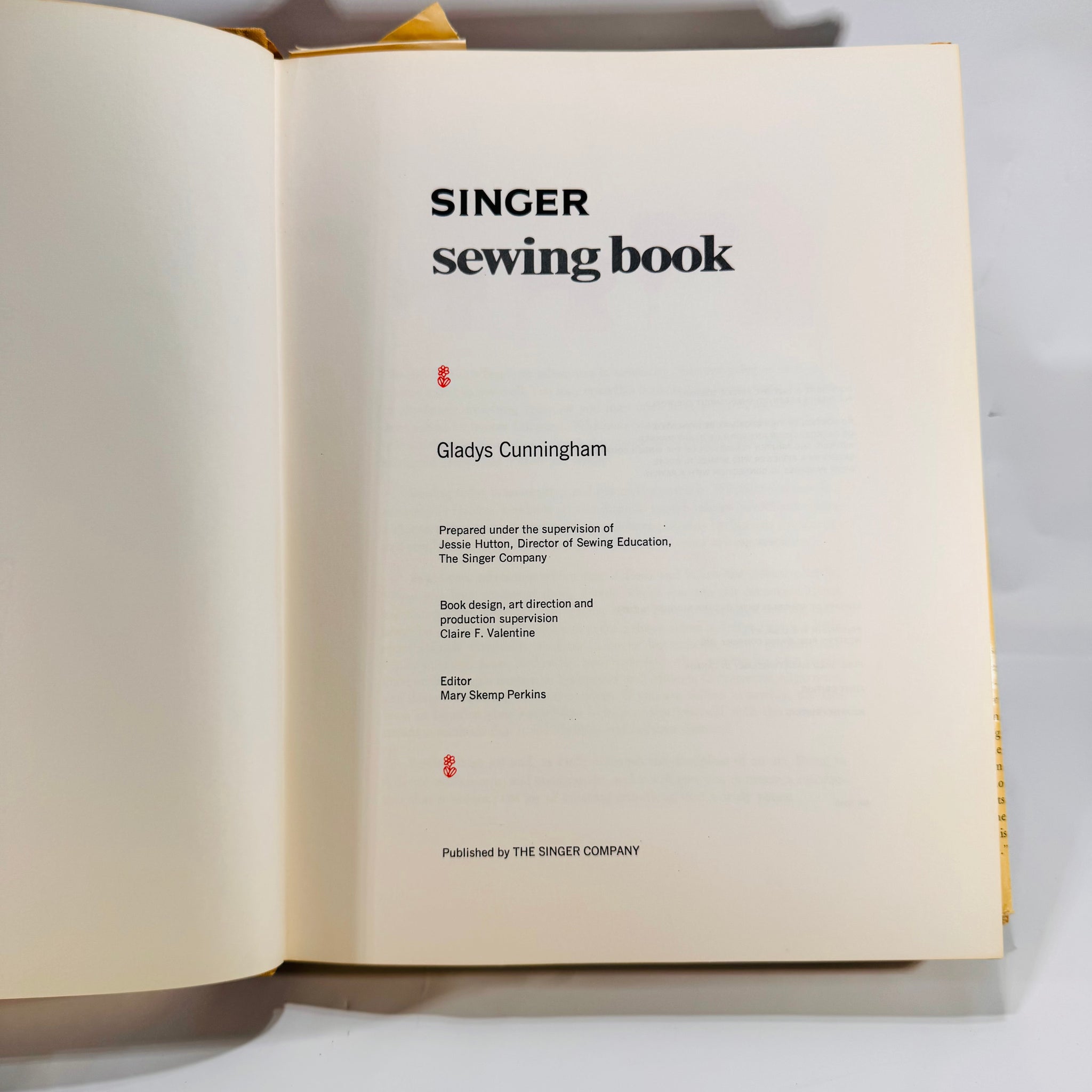 Singer Sewing Book by Gladys Cunningham (1969) Vintage Hardcover ...