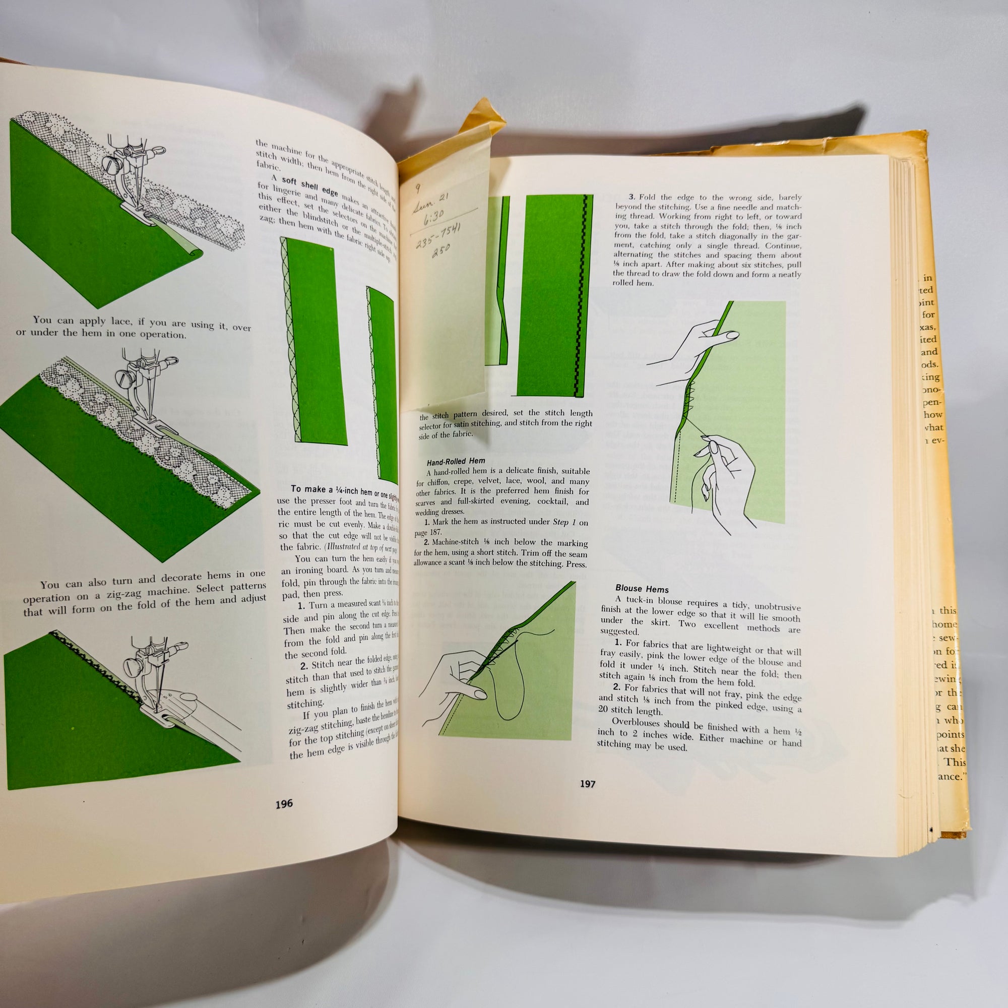 Singer Sewing Book by Gladys Cunningham (1969), Hardcover Sewing Reference
