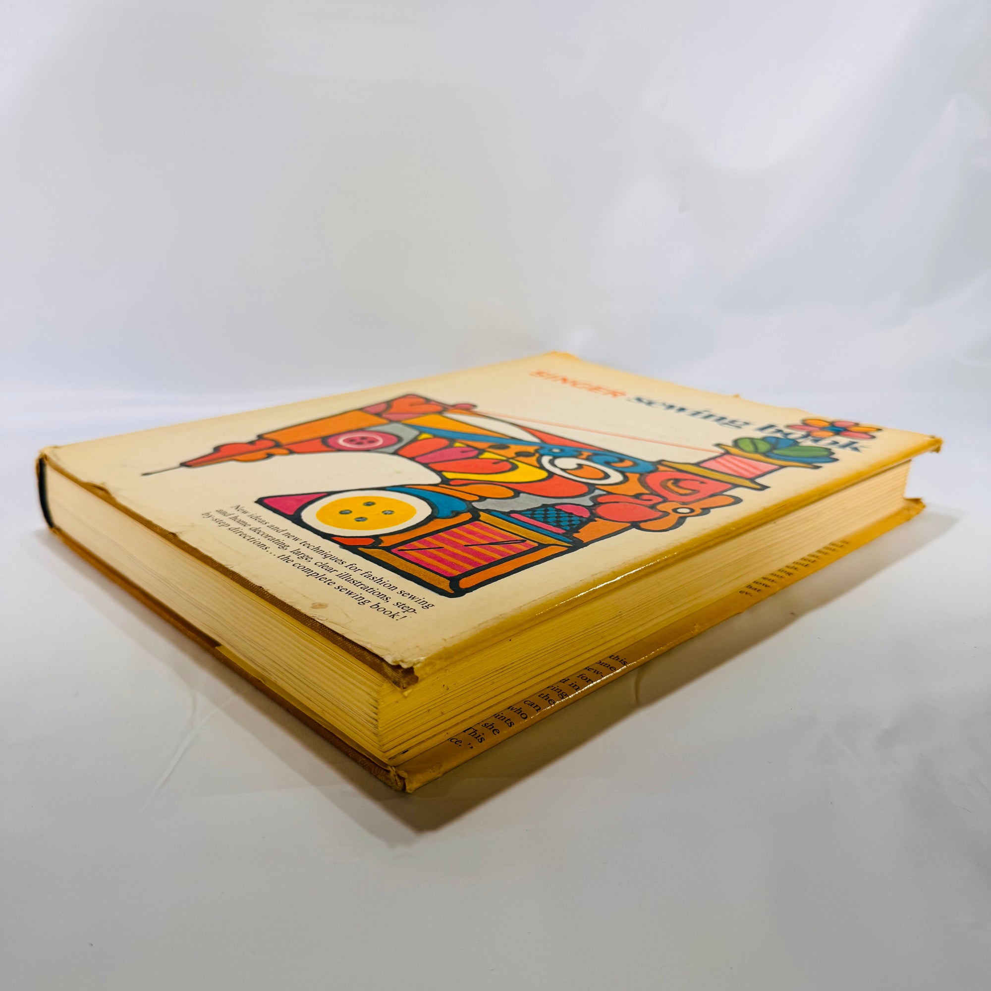 Singer Sewing Book by Gladys Cunningham (1969), Hardcover Sewing Reference