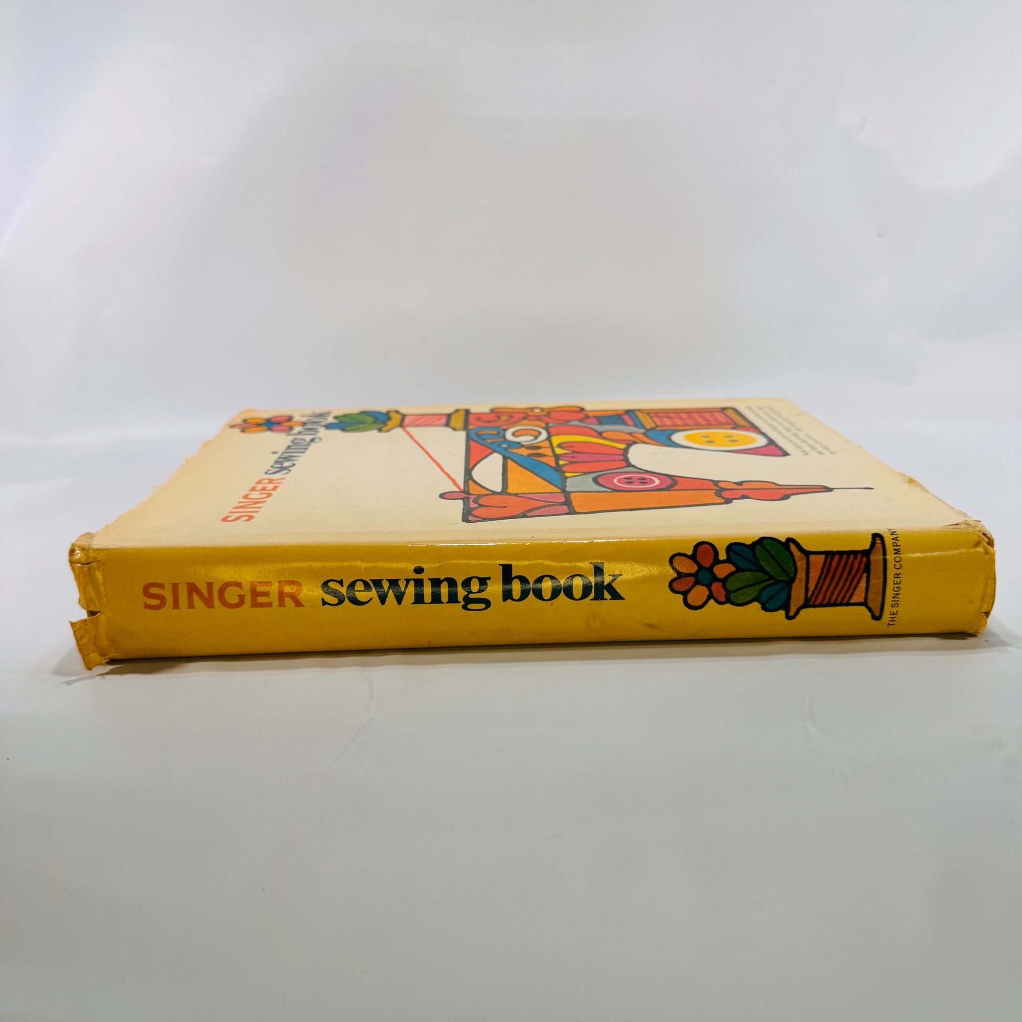 Singer Sewing Book by Gladys Cunningham (1969), Hardcover Sewing Reference