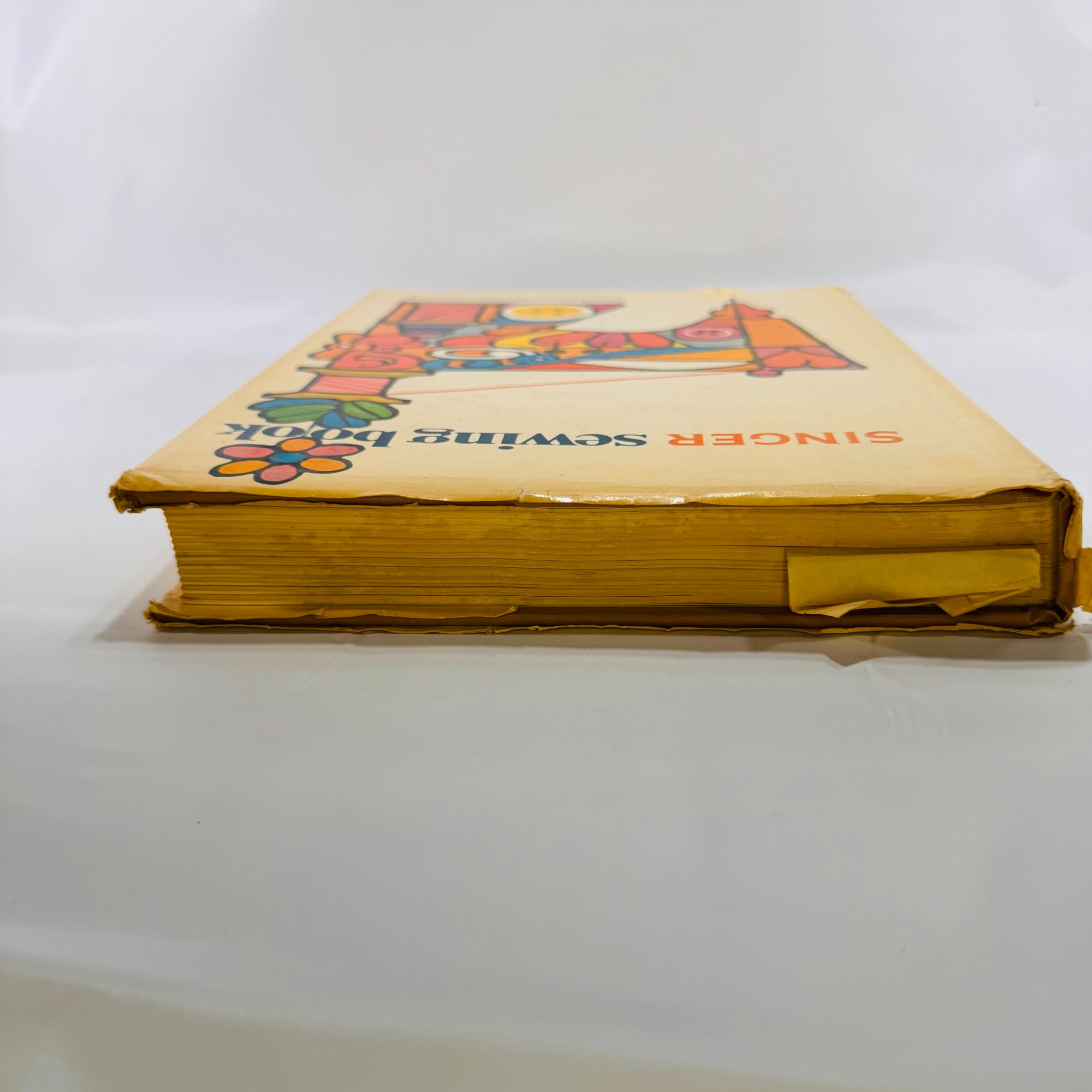 Singer Sewing Book by Gladys Cunningham (1969), Hardcover Sewing Reference