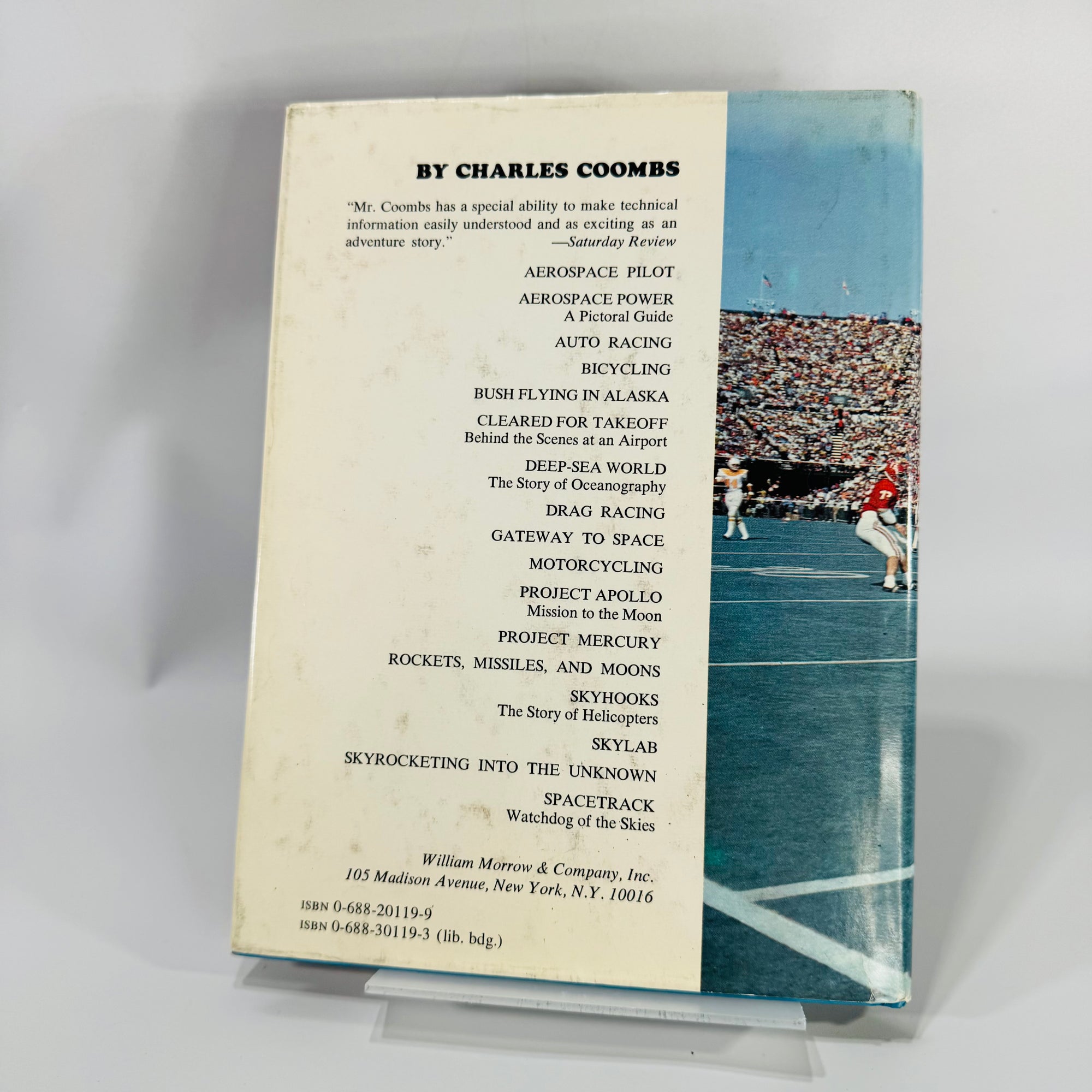 Vintage Sports Instruction • Be a Winner in Football (1974) — Charles Coombs | Illustrated Training Guide, Football Coaching, Juvenile Sports Reference
