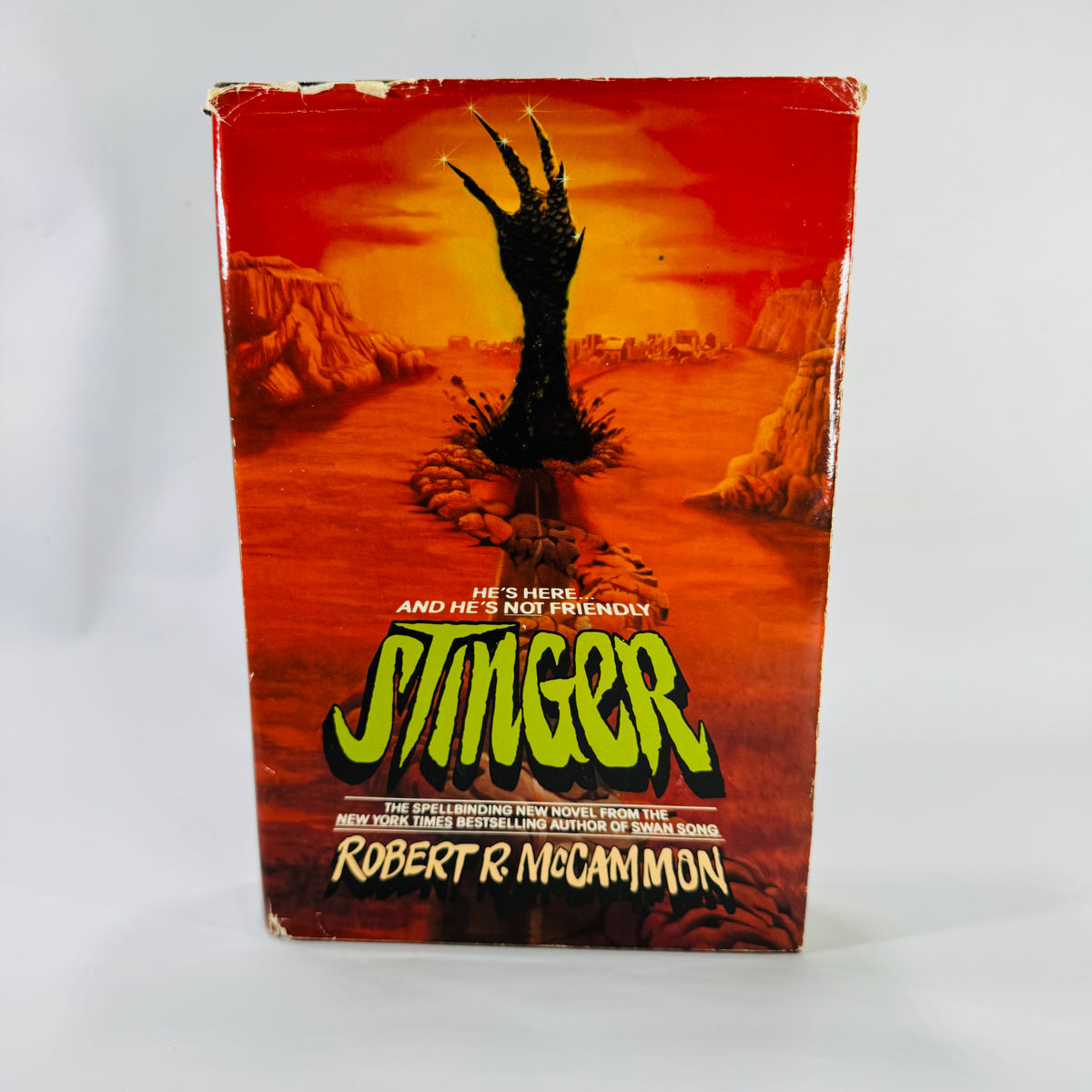 Vintage Horror &amp; Sci-Fi Thriller — Stinger (1987 Book Club Edition) — Robert R. McCammon | Alien Invasion Novel, 1980s Horror Fiction